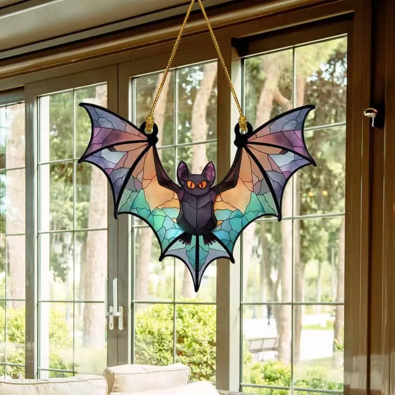 Hang a Halloween Garland for a Spooky Effect