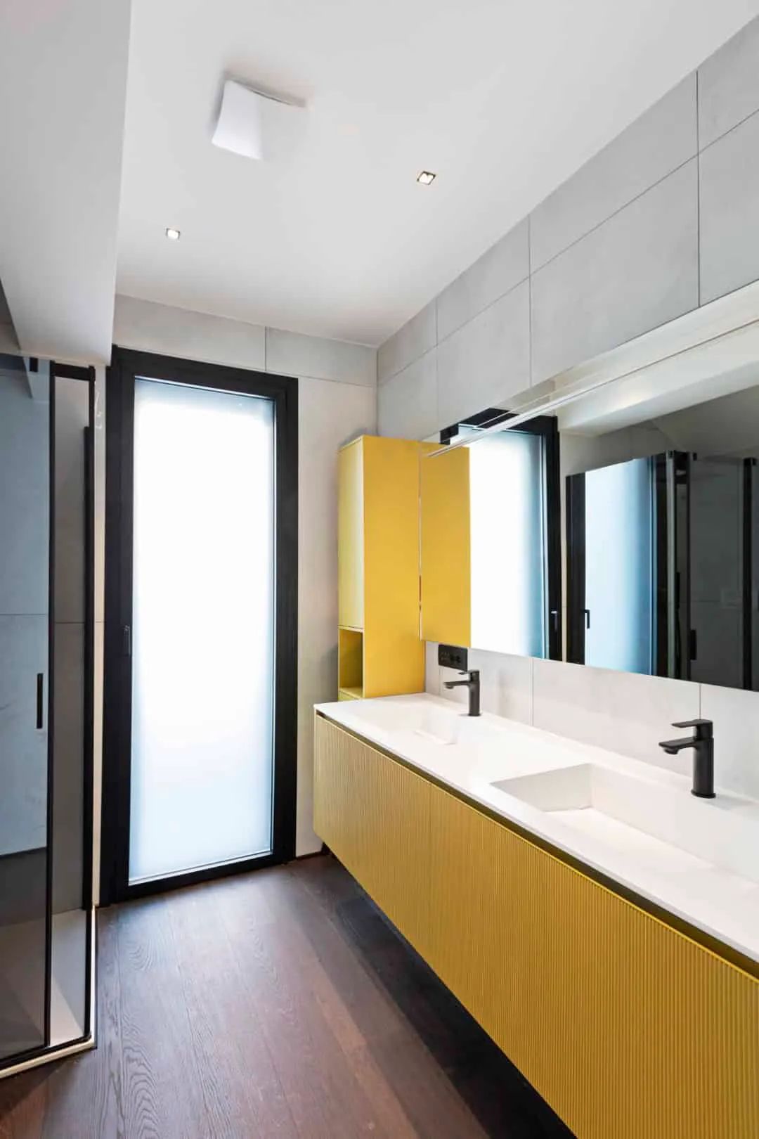 马尔泰萨纳，安尼切建筑事务所的奢华别墅：米兰郊区的几何杰作