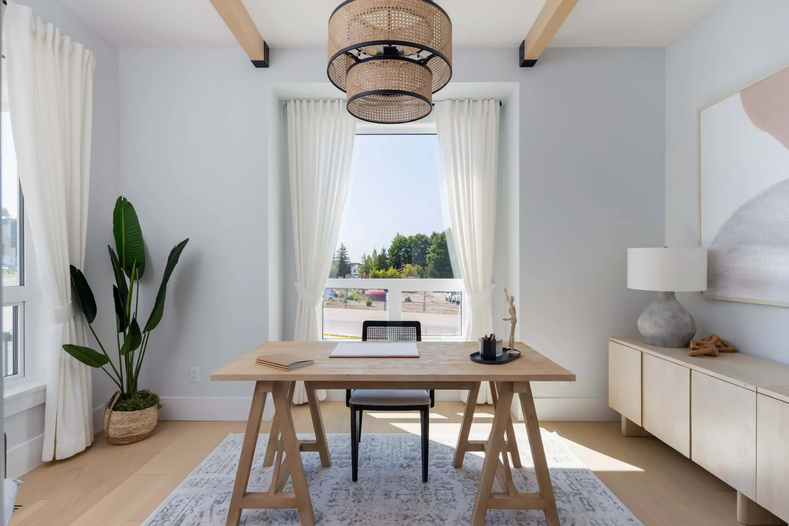 Persönlichkeit durch Kunst und Accessoires hinzufügen