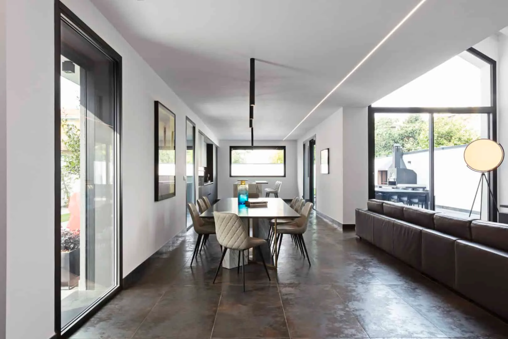 马尔泰萨纳，安尼切建筑事务所的奢华别墅：米兰郊区的几何杰作