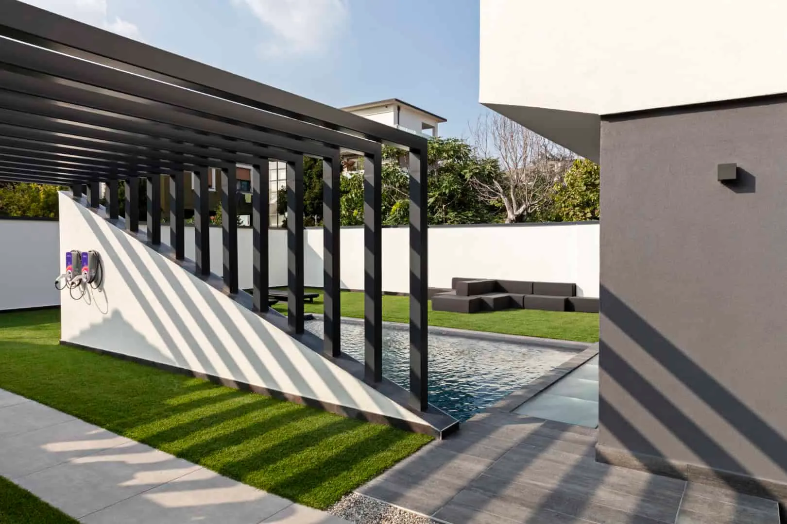 马尔泰萨纳，安尼切建筑事务所的奢华别墅：米兰郊区的几何杰作