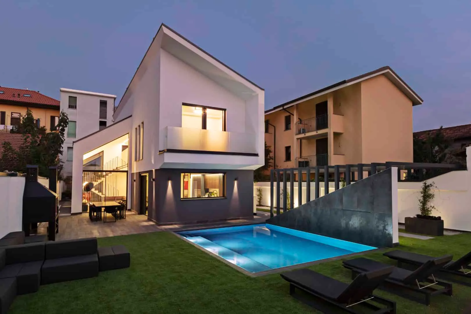 马尔泰萨纳，安尼切建筑事务所的奢华别墅：米兰郊区的几何杰作