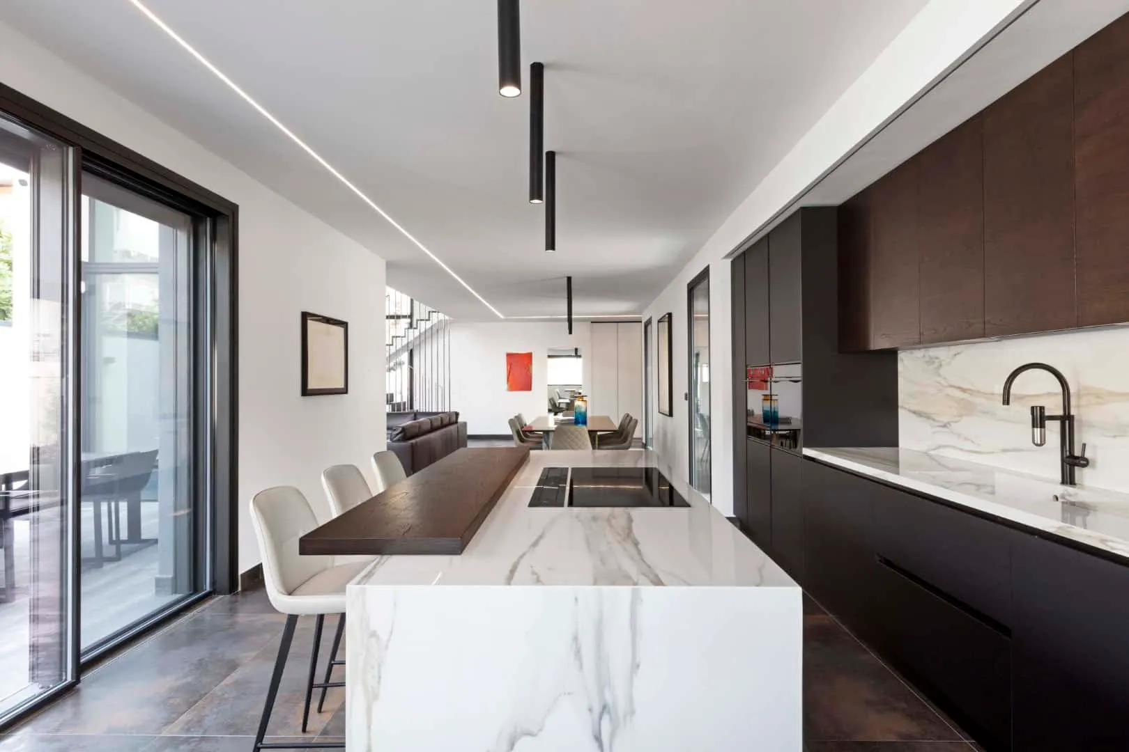 马尔泰萨纳，安尼切建筑事务所的奢华别墅：米兰郊区的几何杰作