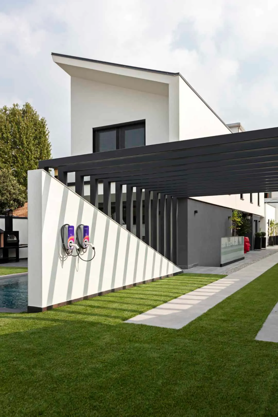 马尔泰萨纳，安尼切建筑事务所的奢华别墅：米兰郊区的几何杰作