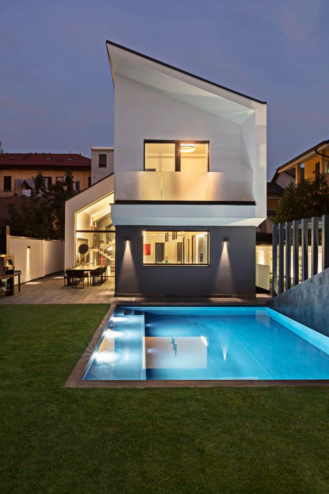 马尔泰萨纳，安尼切建筑事务所的奢华别墅：米兰郊区的几何杰作