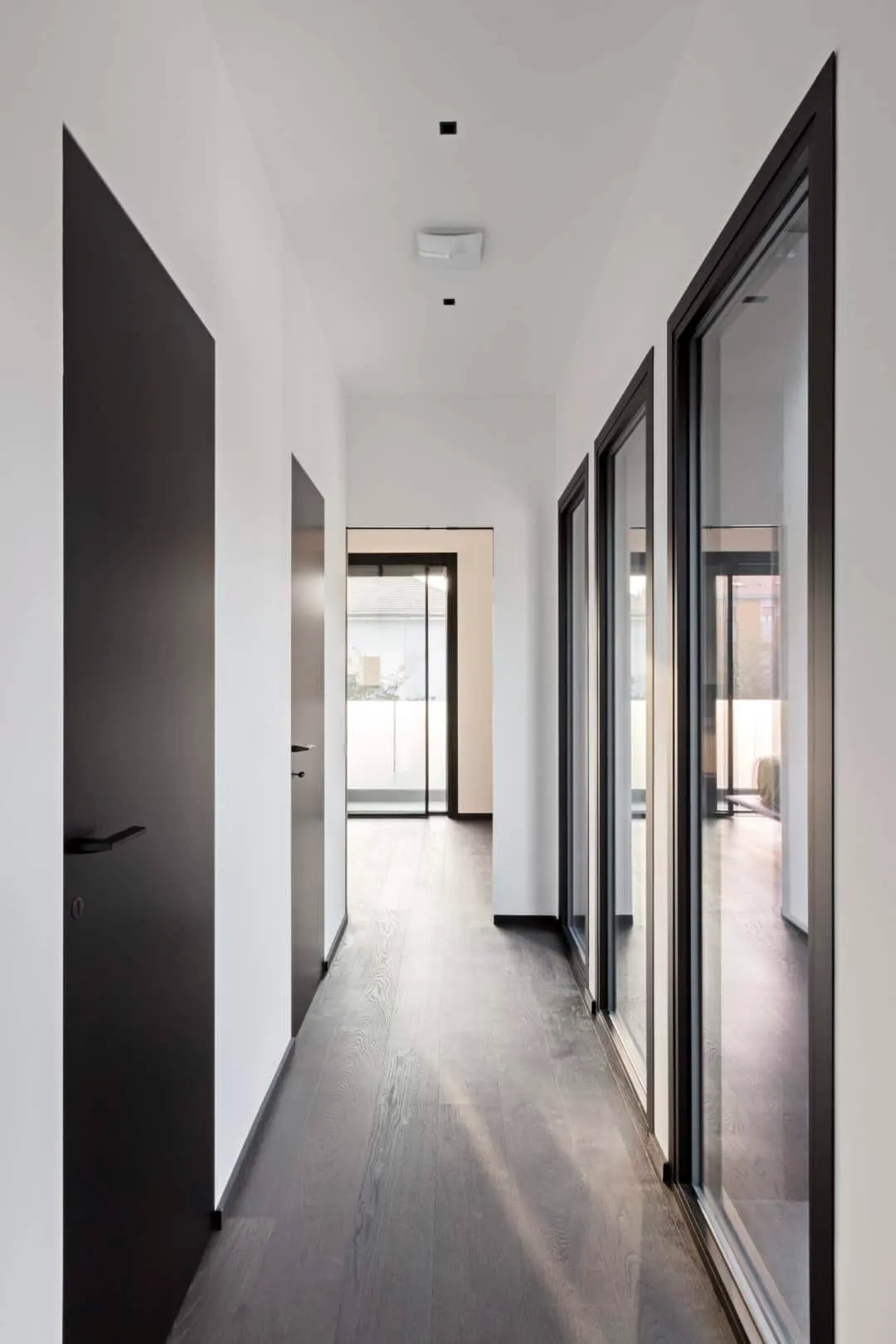 马尔泰萨纳，安尼切建筑事务所的奢华别墅：米兰郊区的几何杰作