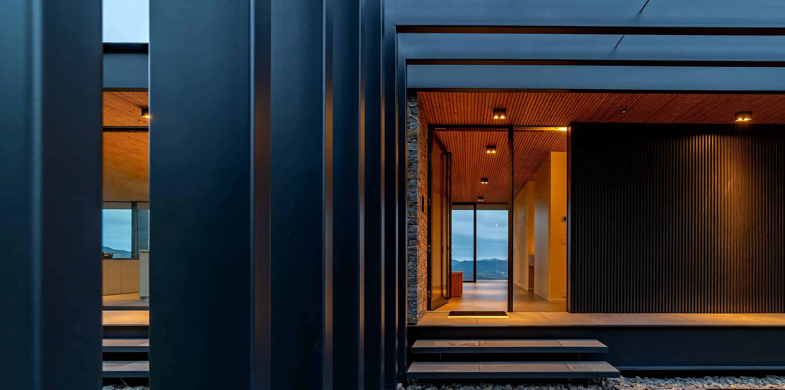 Brengues Le Pavec Architects的自然图谱：与景观和谐共存的极简主义庇护所