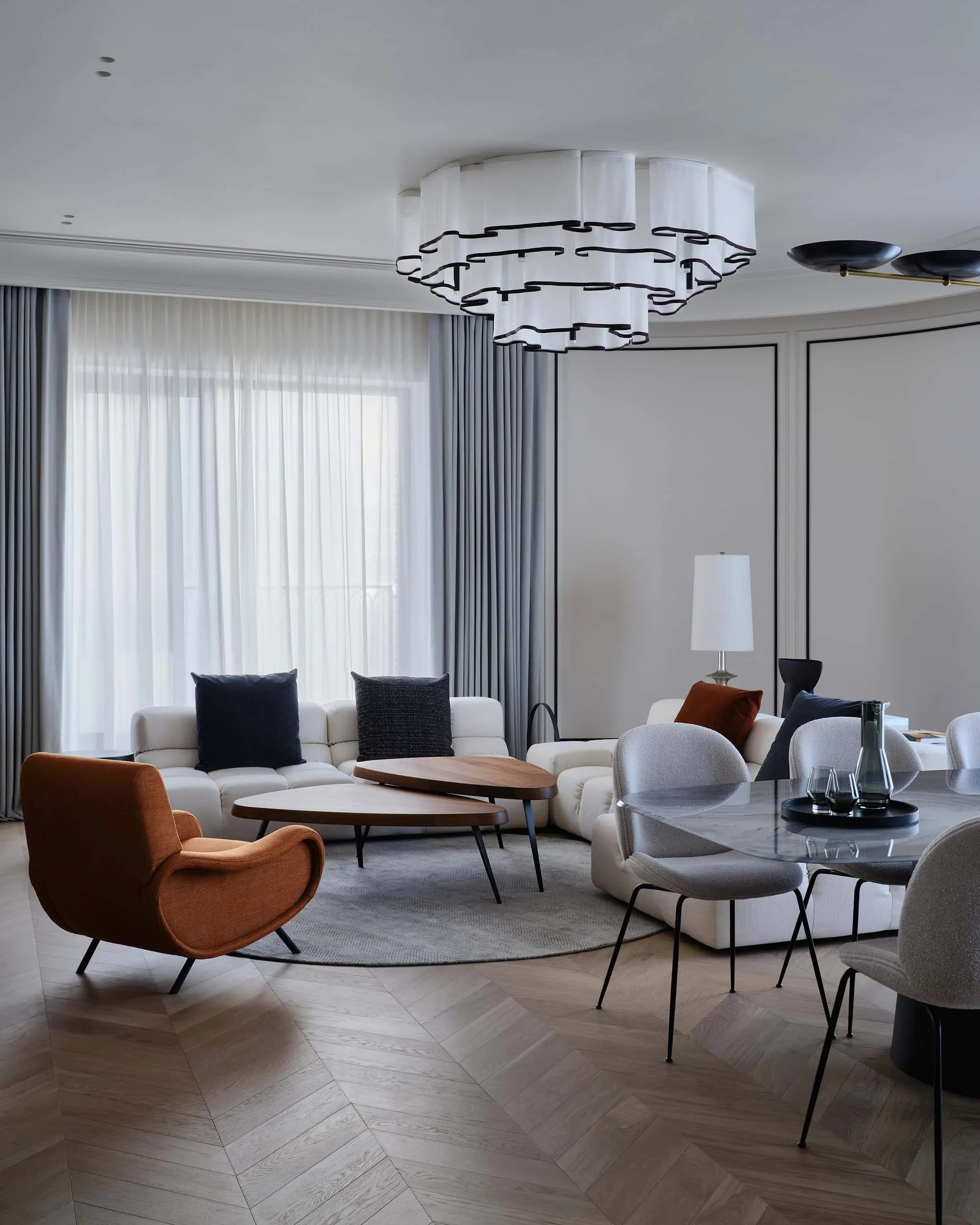 法式优雅与美式舒适在莫斯科公寓中的完美融合，由Simple Interiors设计