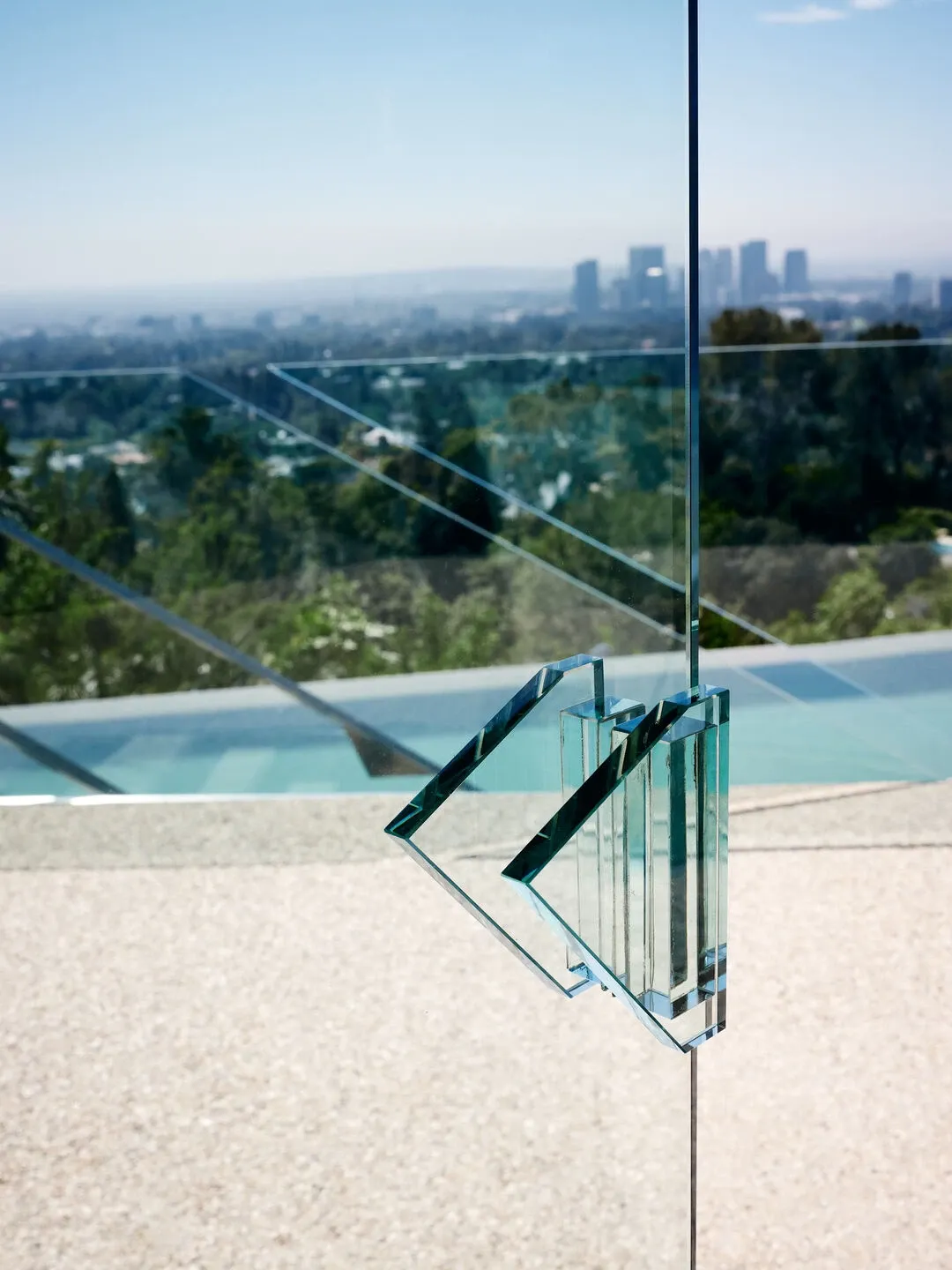 Club James de Conner + Perry Architects: Renacimiento de la residencia Shit-Goldstein