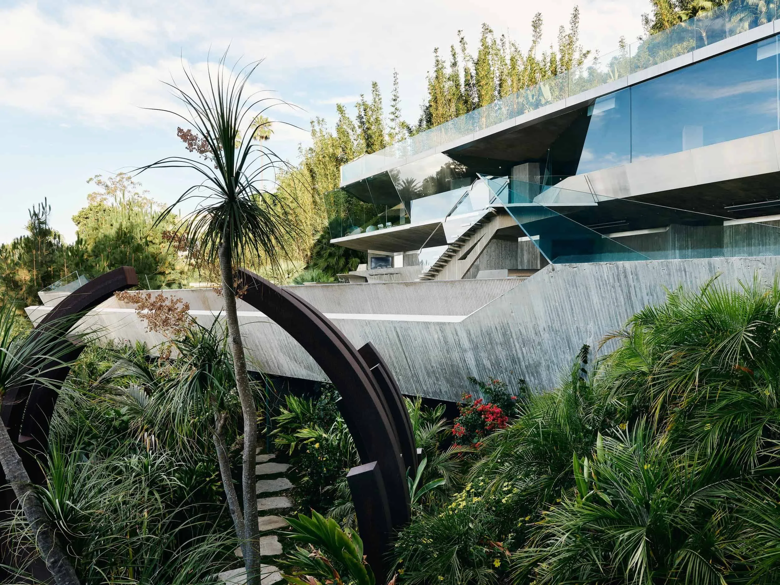 Club James de Conner + Perry Architects: Renacimiento de la residencia Shit-Goldstein