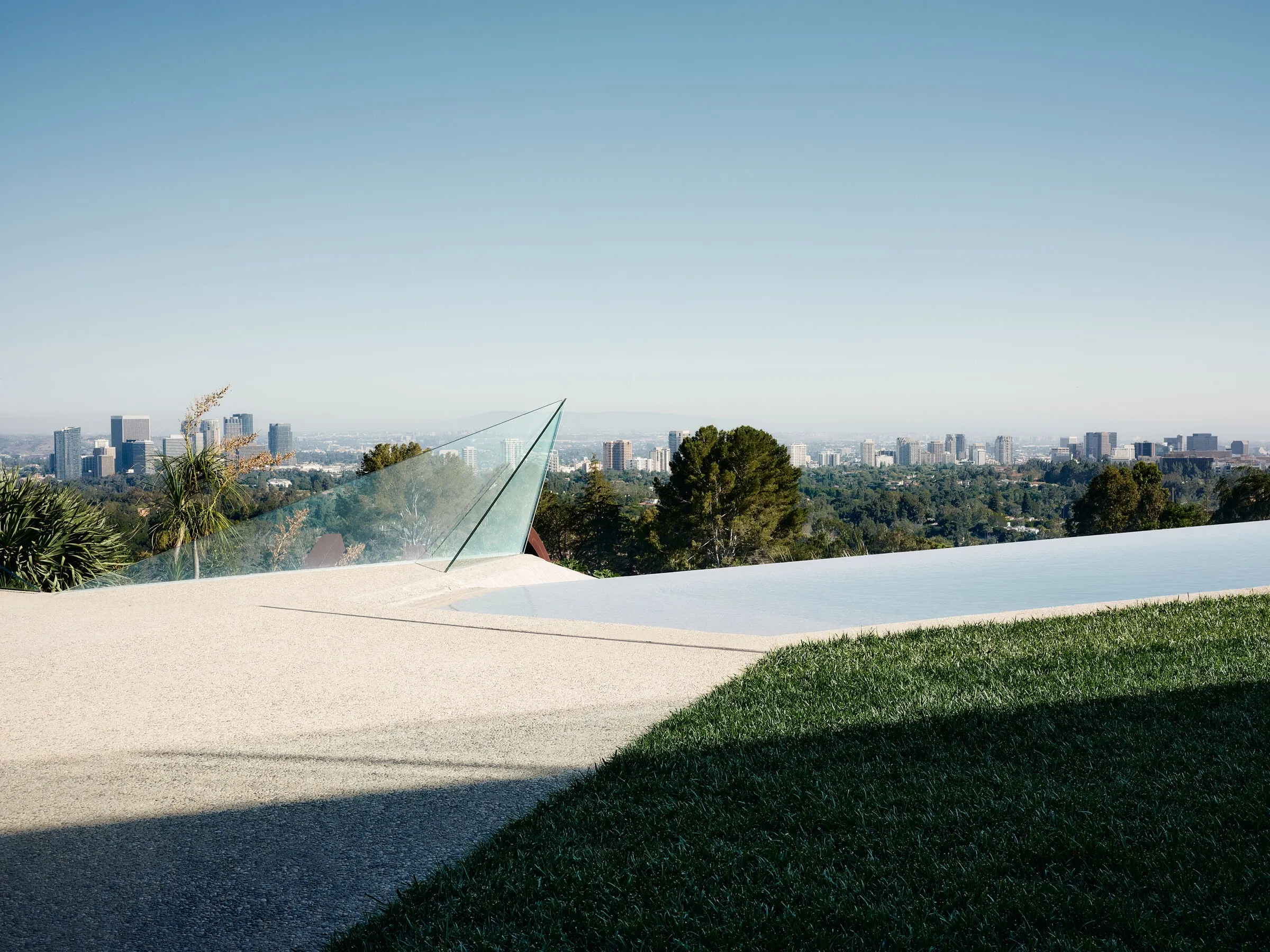 Club James de Conner + Perry Architects: Renacimiento de la residencia Shit-Goldstein