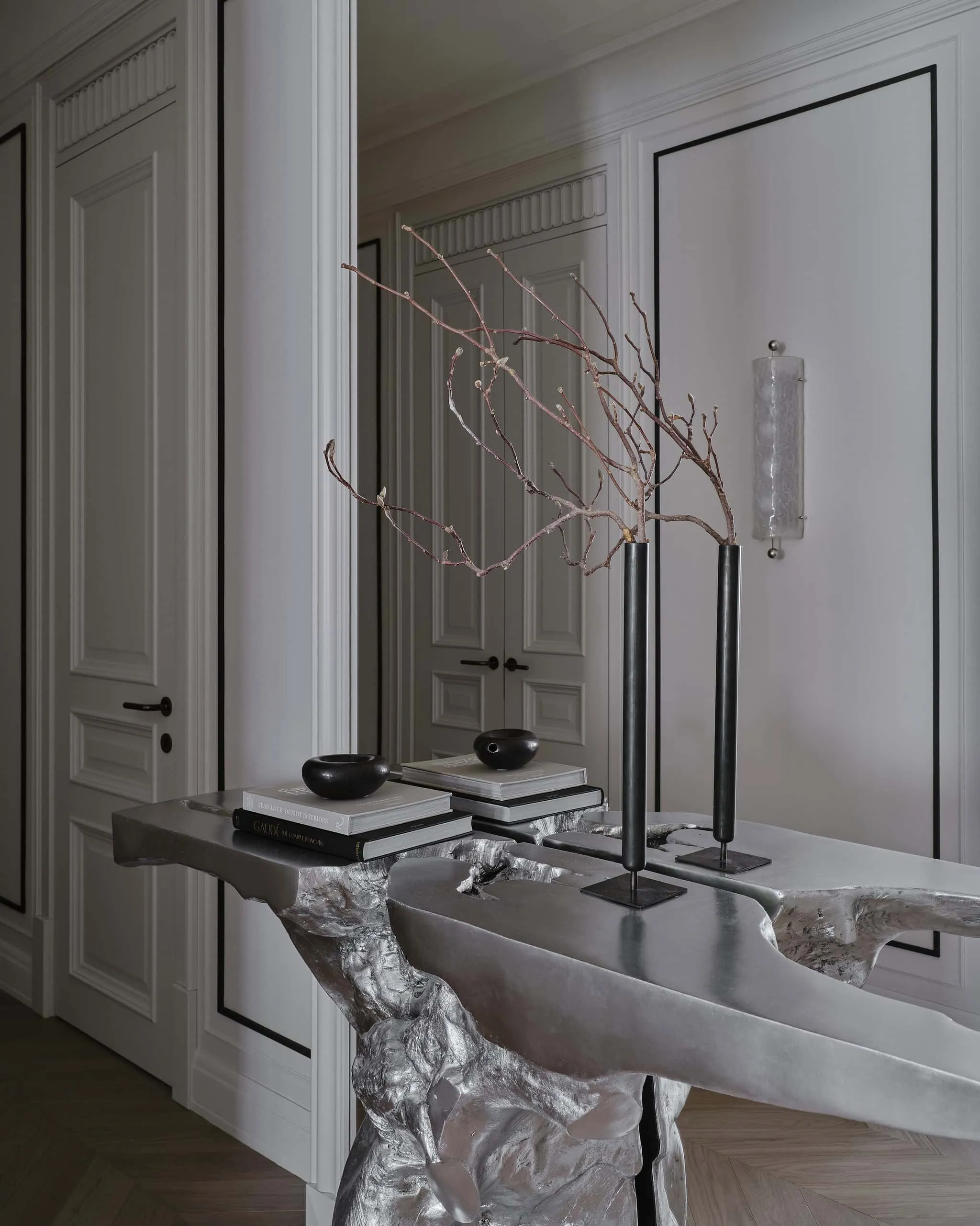 法式优雅与美式舒适在莫斯科公寓中的完美融合，由Simple Interiors设计