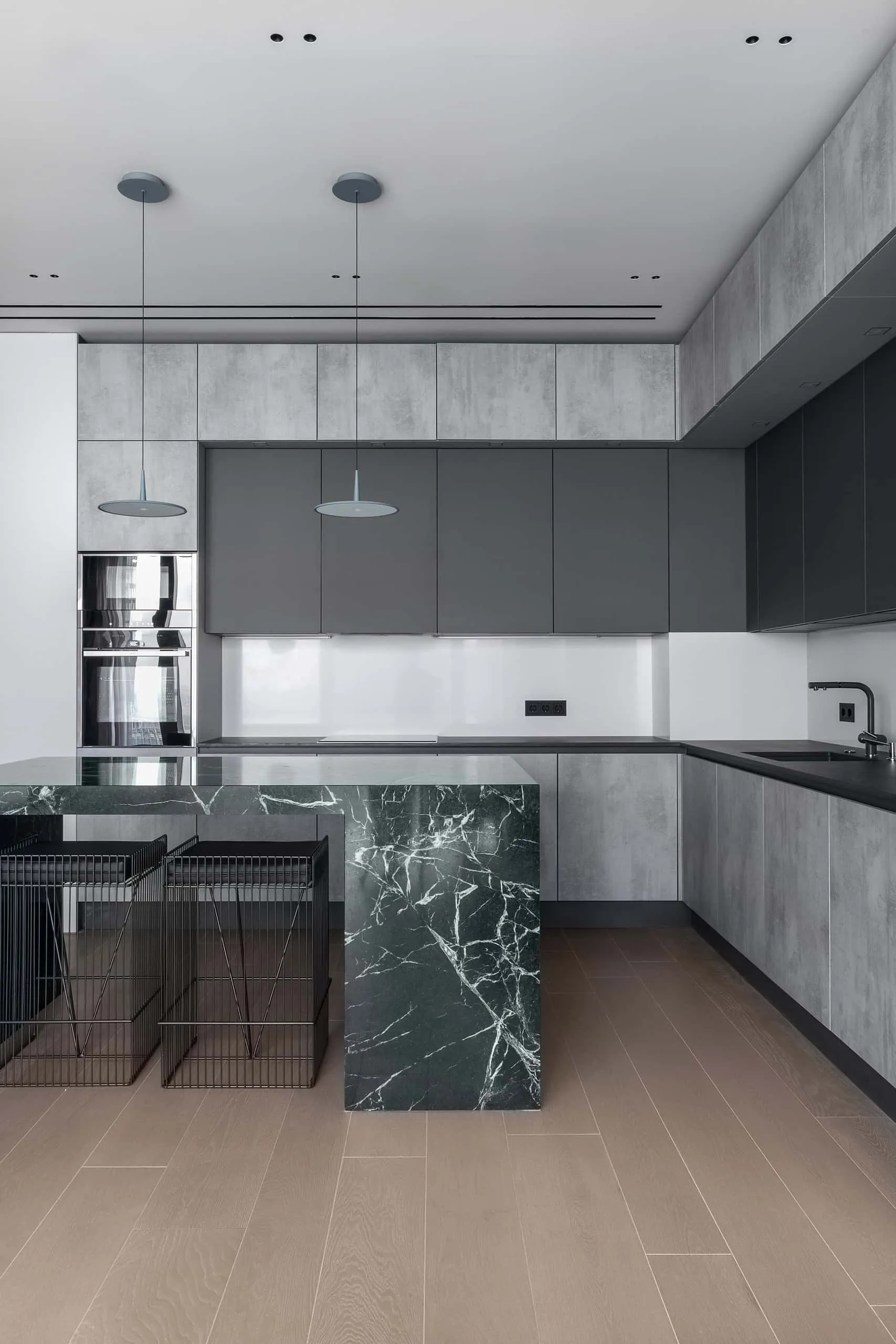 NEVATOWERS住宅综合体公寓设计：现代极简主义改造