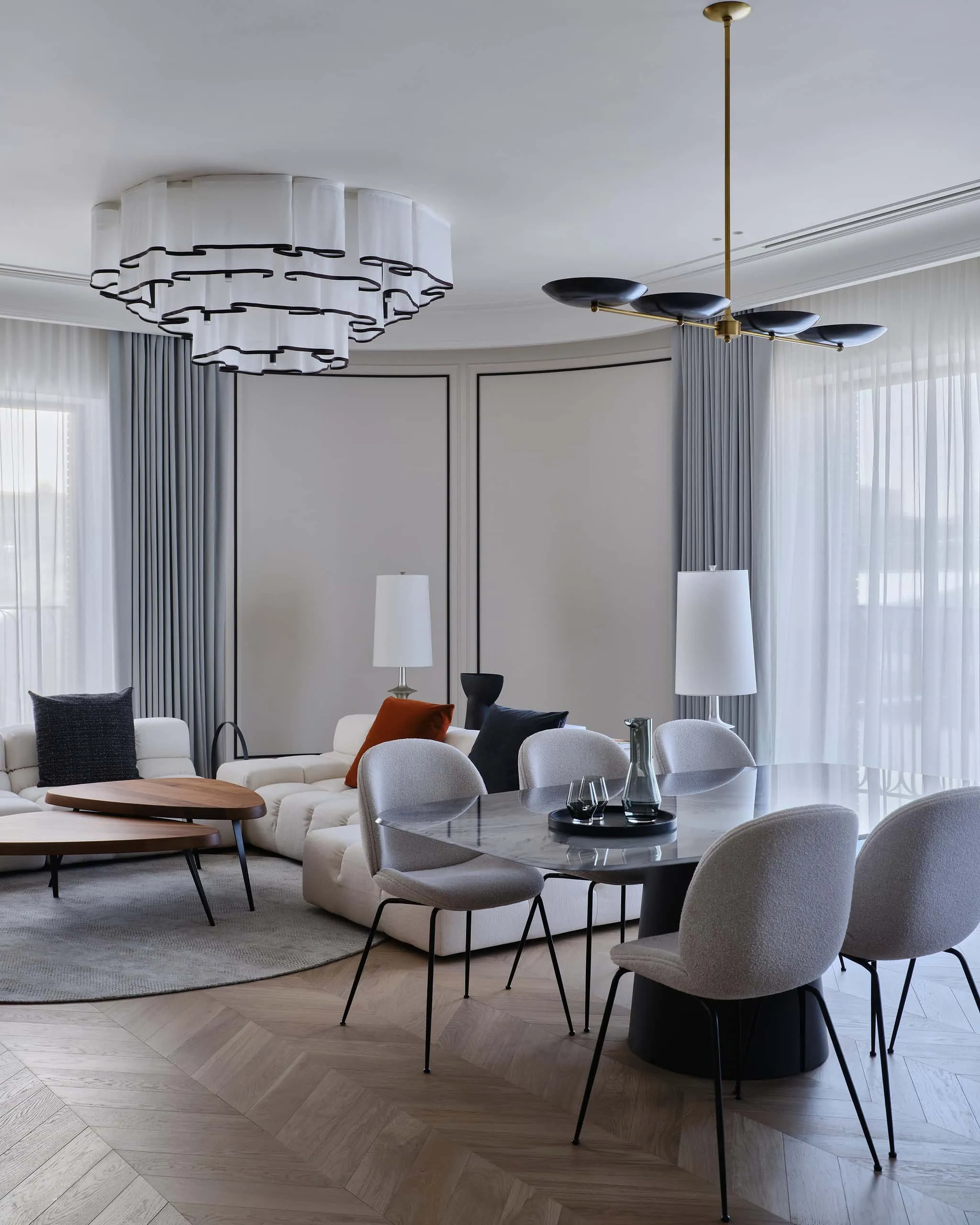 法式优雅与美式舒适在莫斯科公寓中的完美融合，由Simple Interiors设计