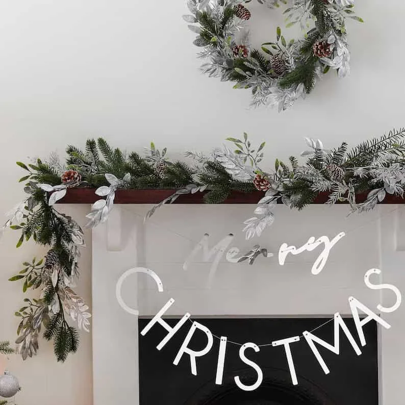 Traditional and Rustic Christmas Garland Ideas