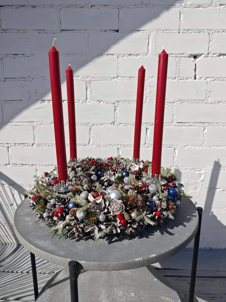 Pairing Candles with Christmas Greenery