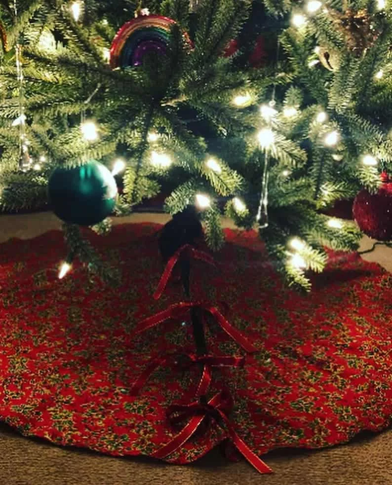 Glam and Metallic Tree Skirts for a Luxe Touch