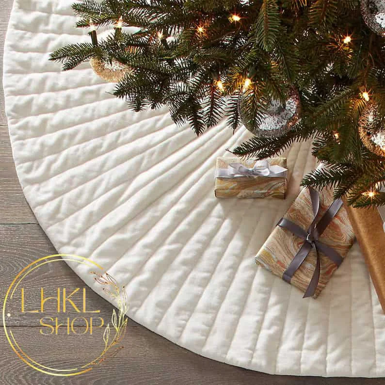 Glam and Metallic Tree Skirts for a Luxe Touch