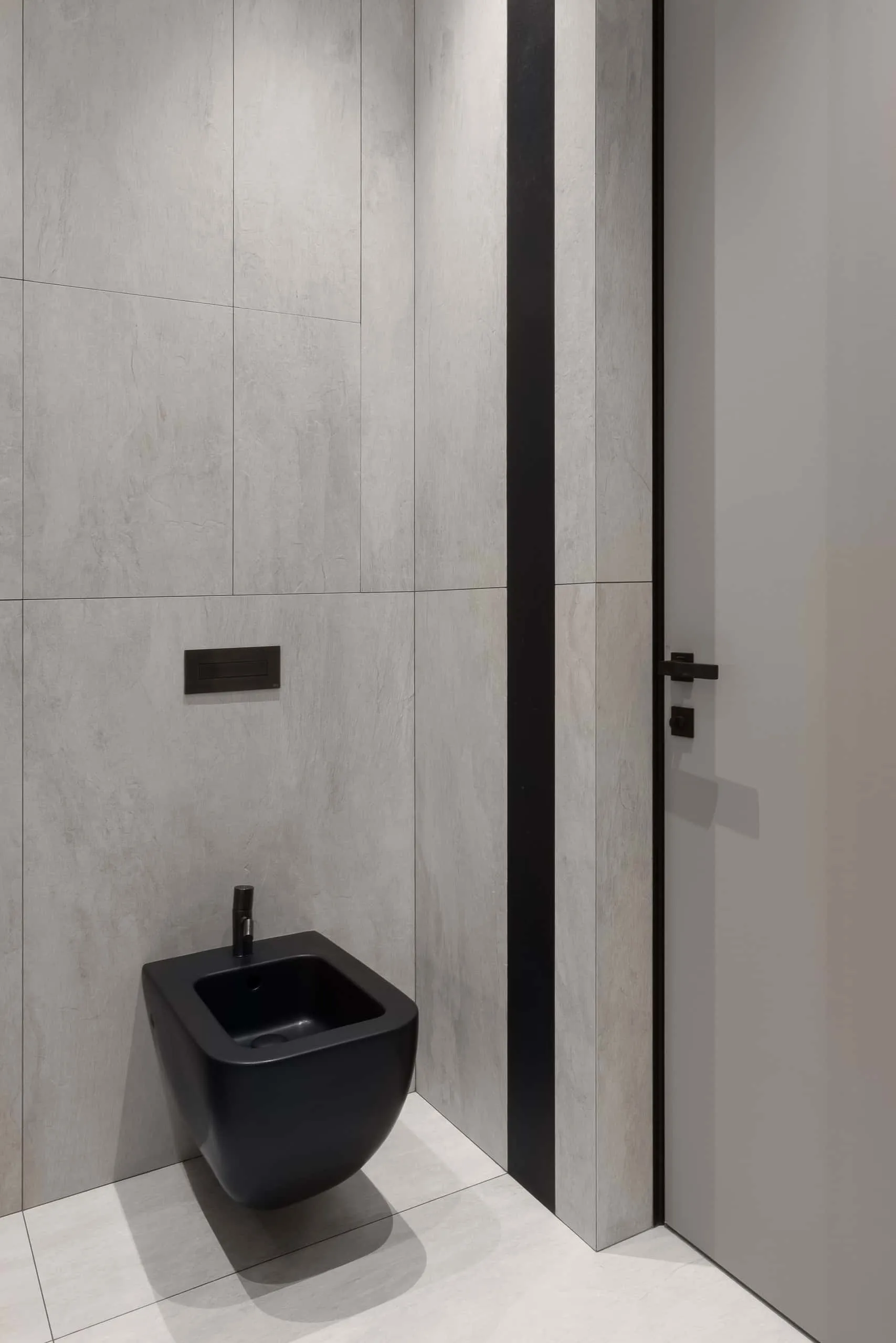 NEVATOWERS住宅综合体公寓设计：现代极简主义改造