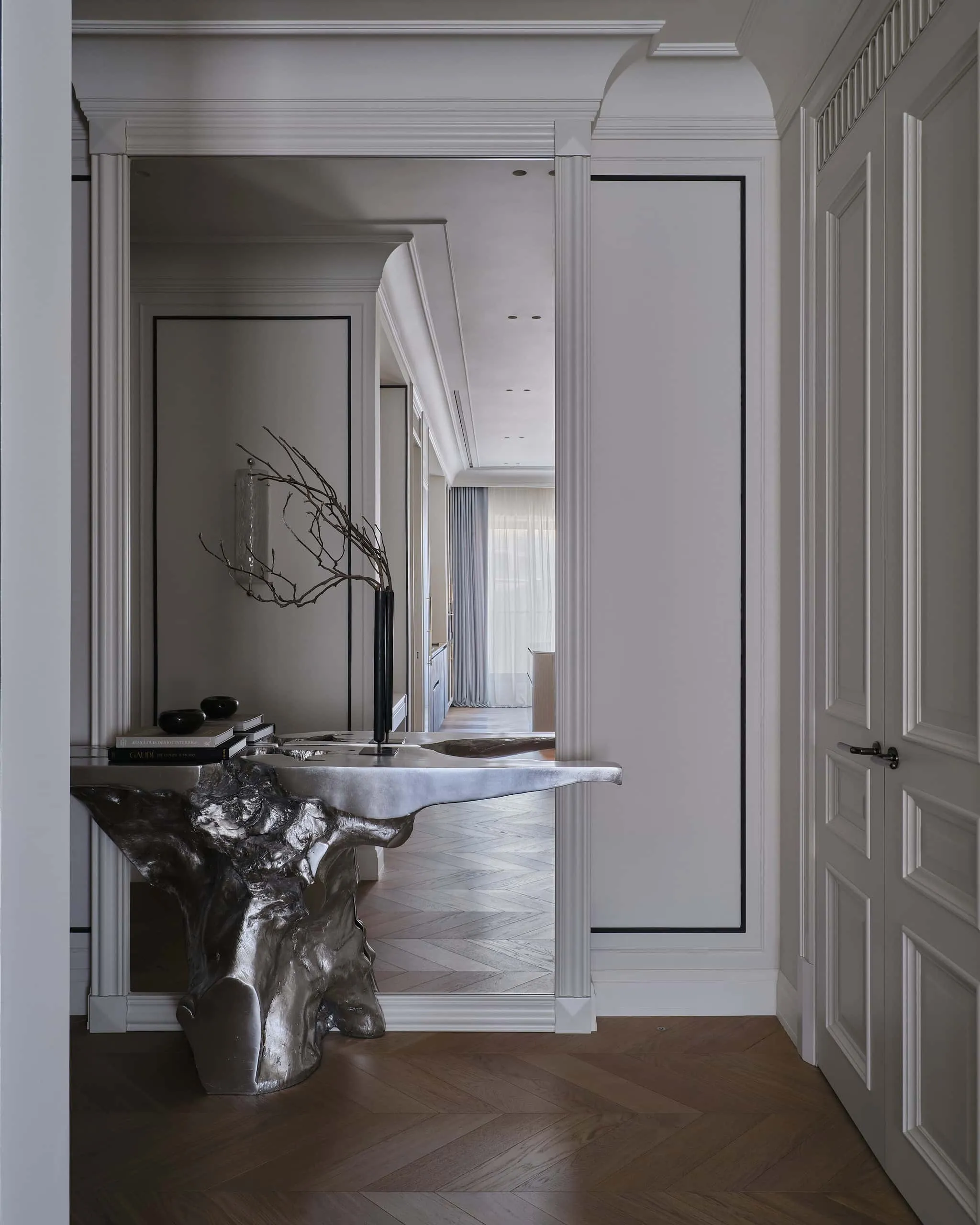 法式优雅与美式舒适在莫斯科公寓中的完美融合，由Simple Interiors设计