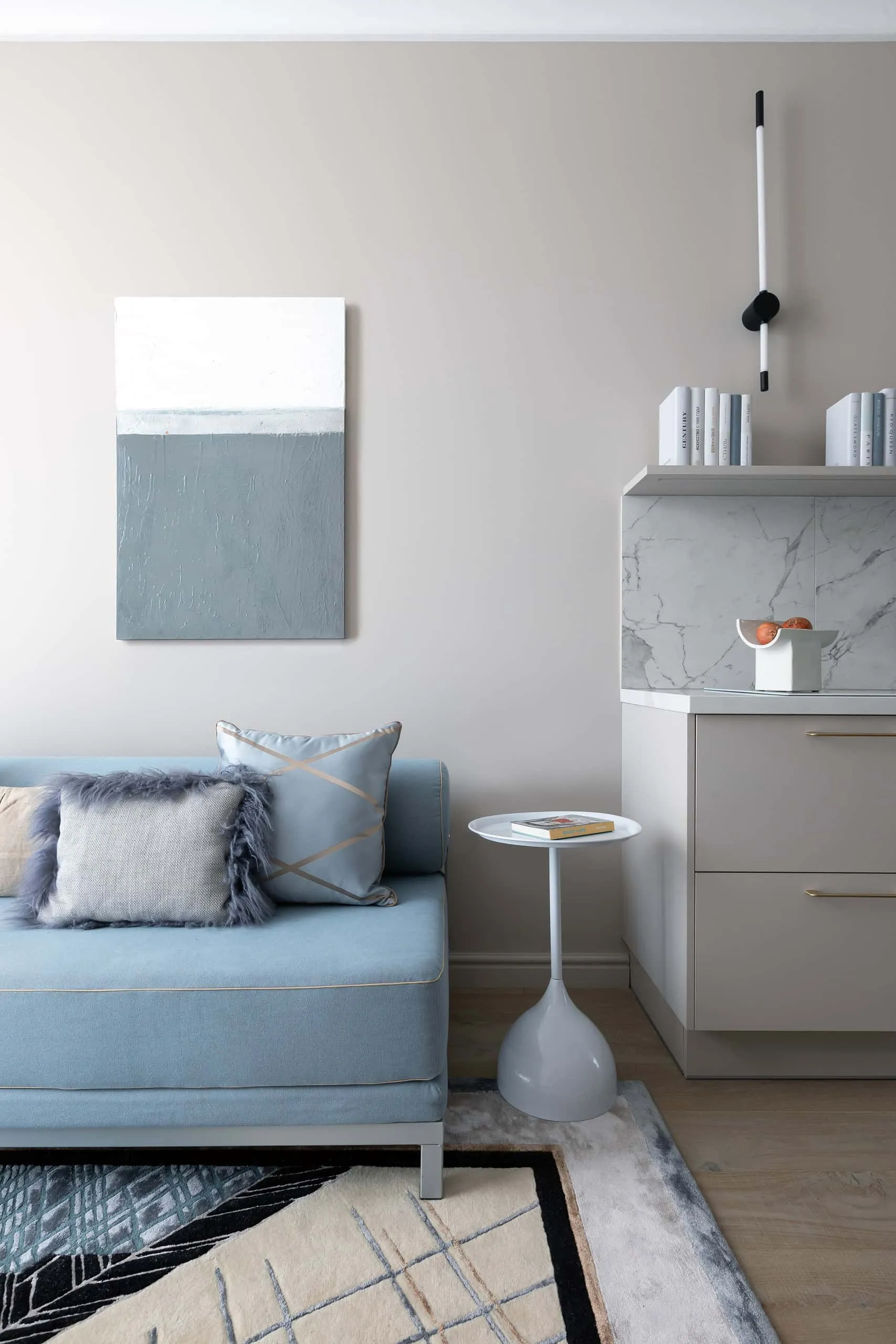 Apartamento de 22 m² transformado: diseño compacto y lujoso en Moscú