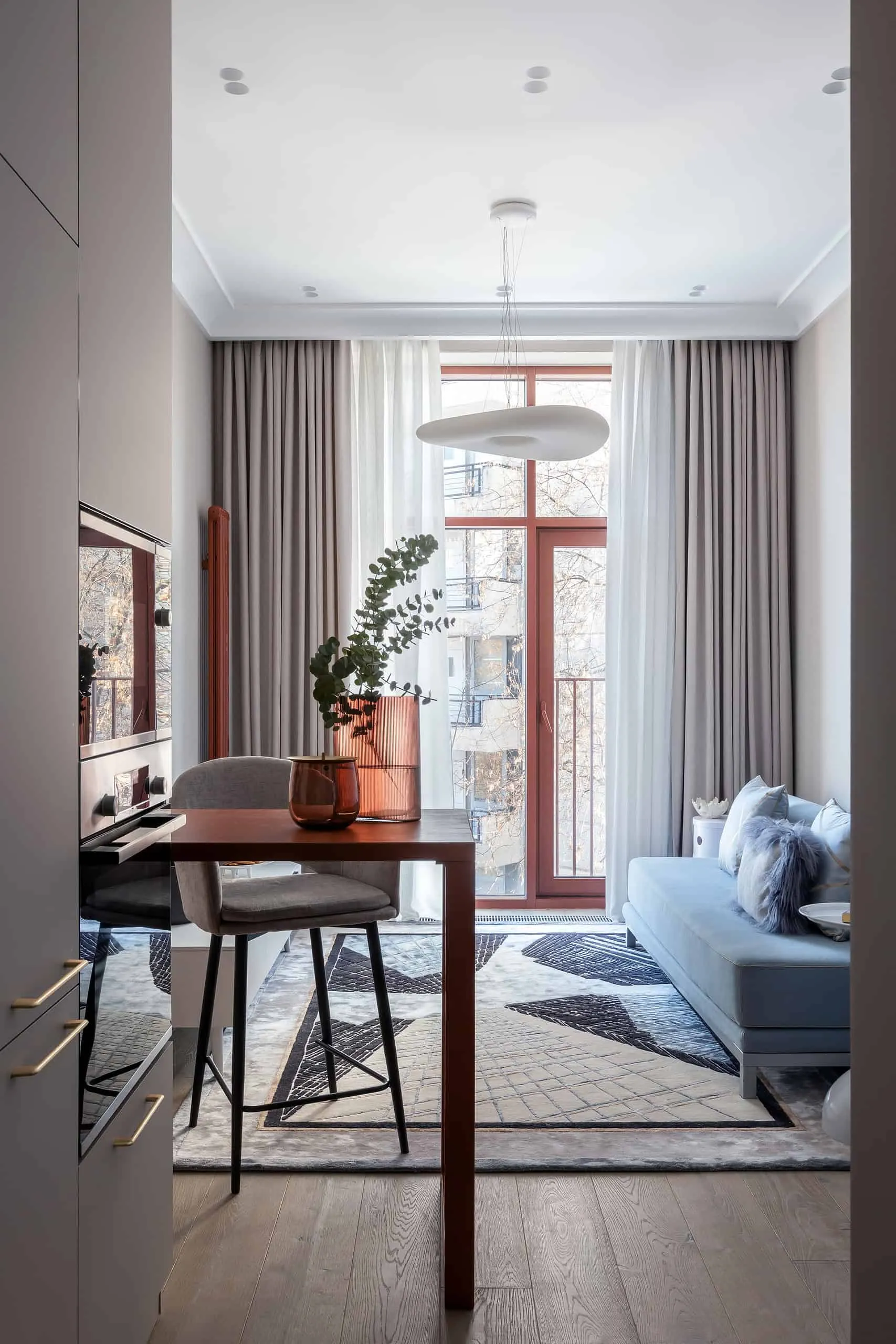 Apartamento de 22 m² transformado: diseño compacto y lujoso en Moscú