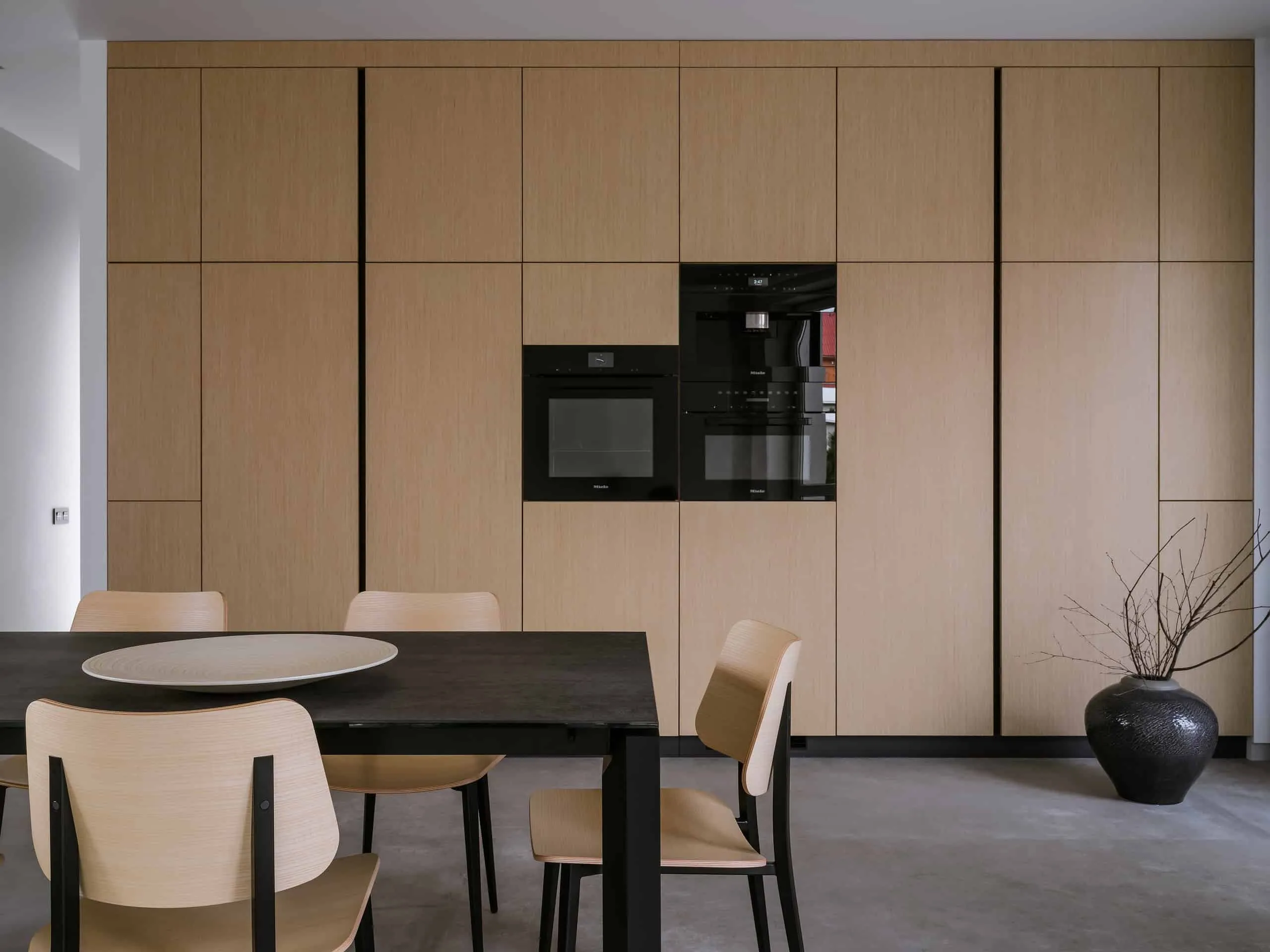 House with Flying Staircase: Minimalist Renovation by Makedesign Studio