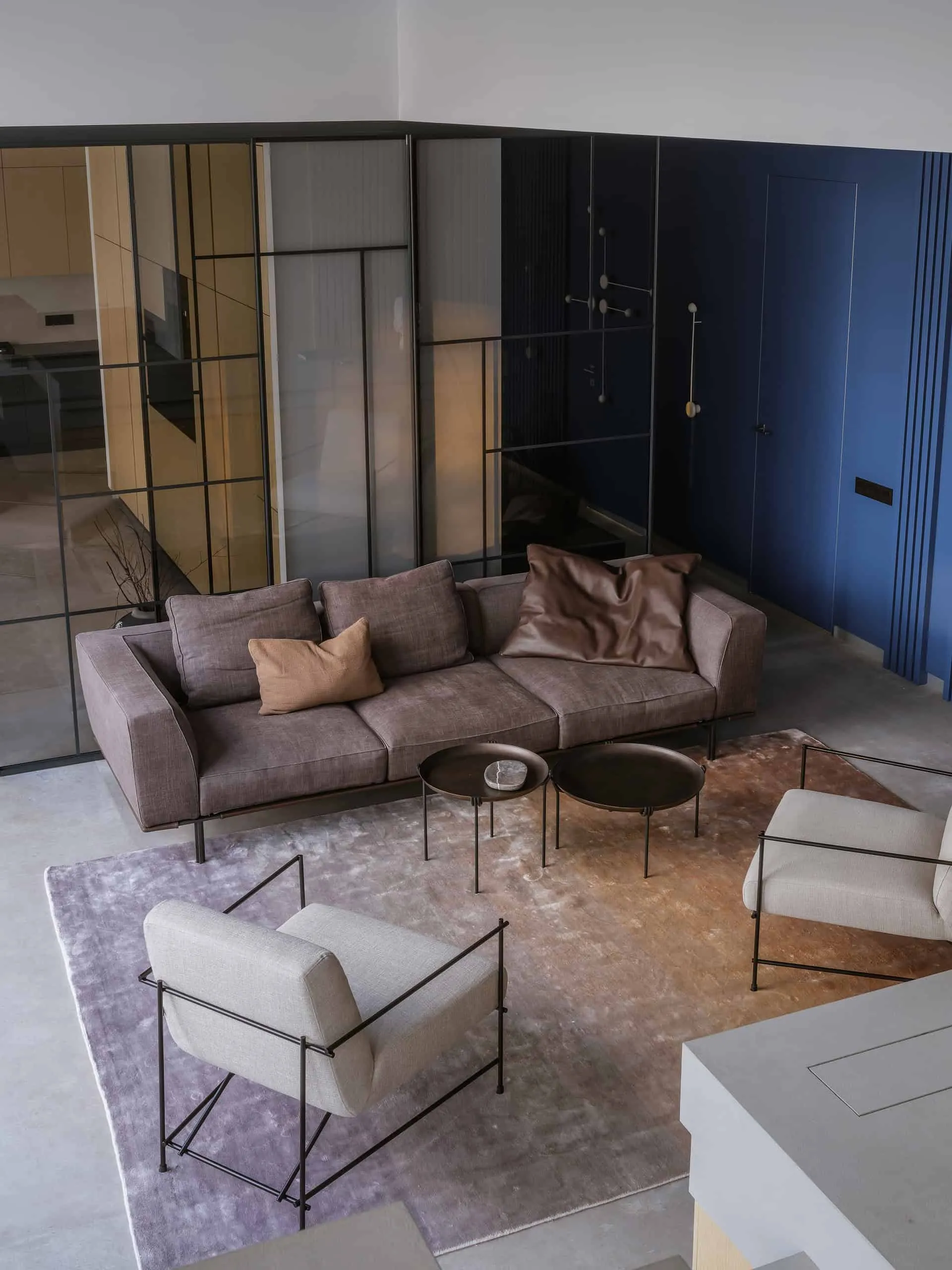 House with Flying Staircase: Minimalist Renovation by Makedesign Studio