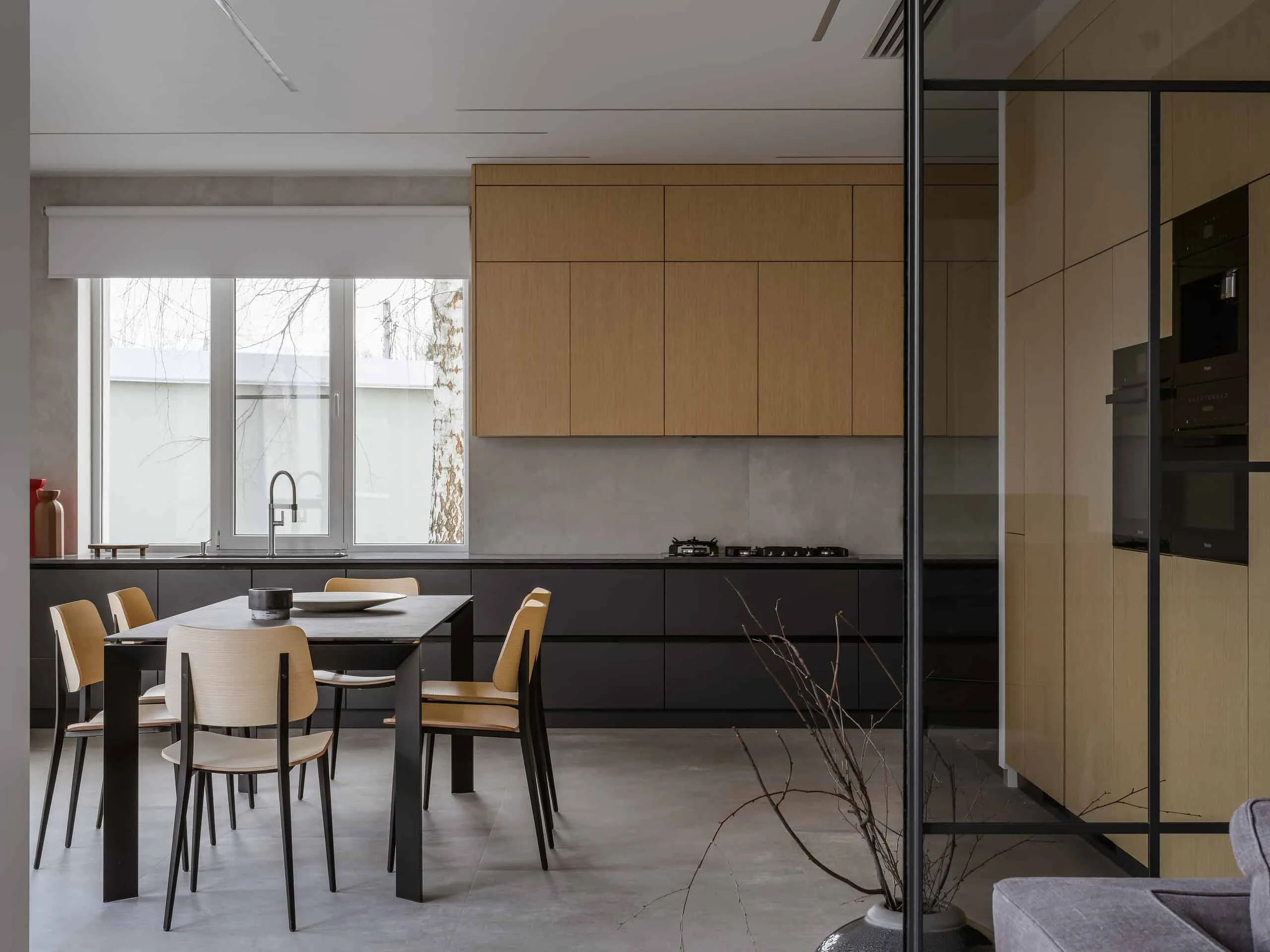 House with Flying Staircase: Minimalist Renovation by Makedesign Studio