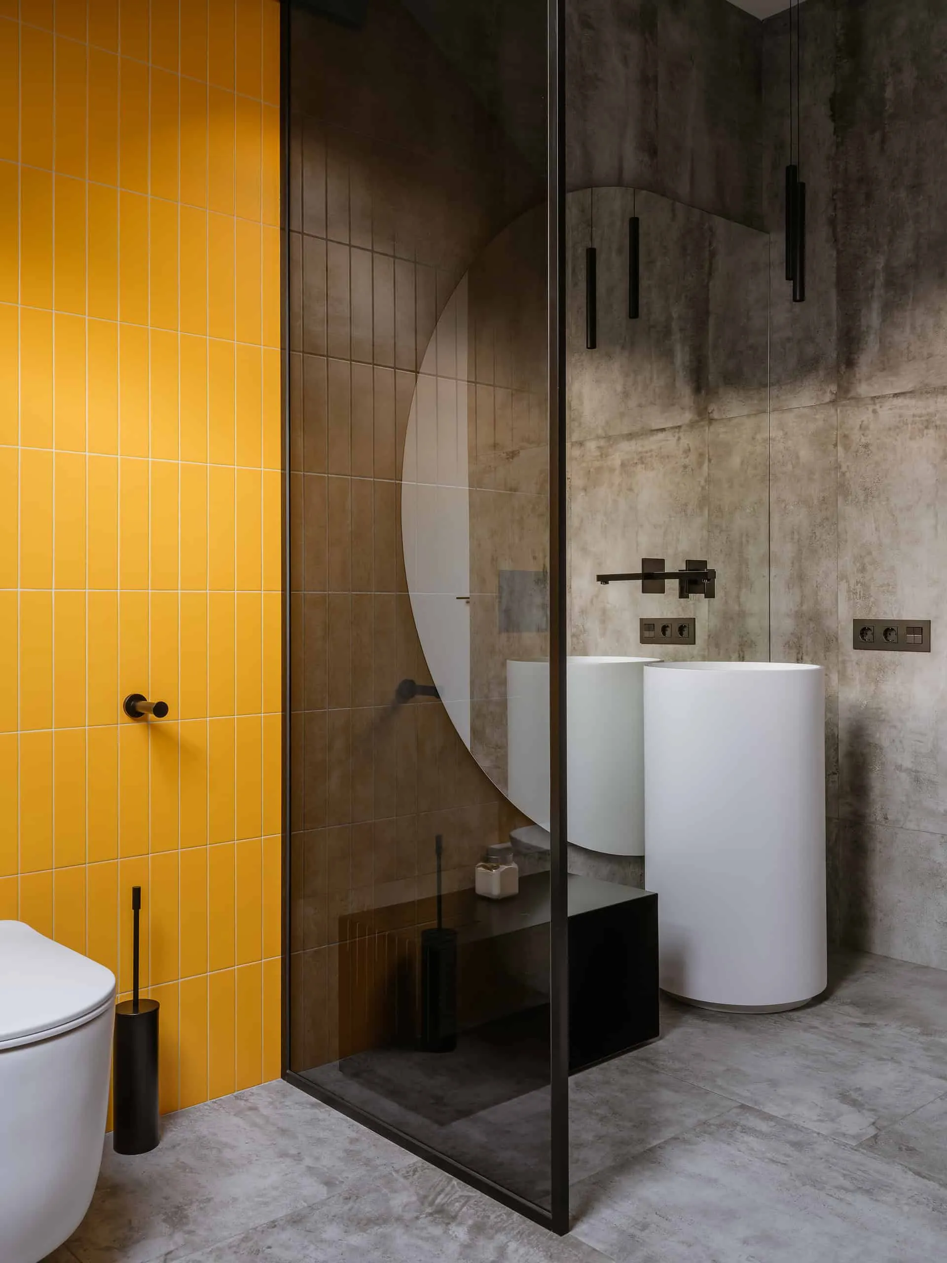 House with Flying Staircase: Minimalist Renovation by Makedesign Studio