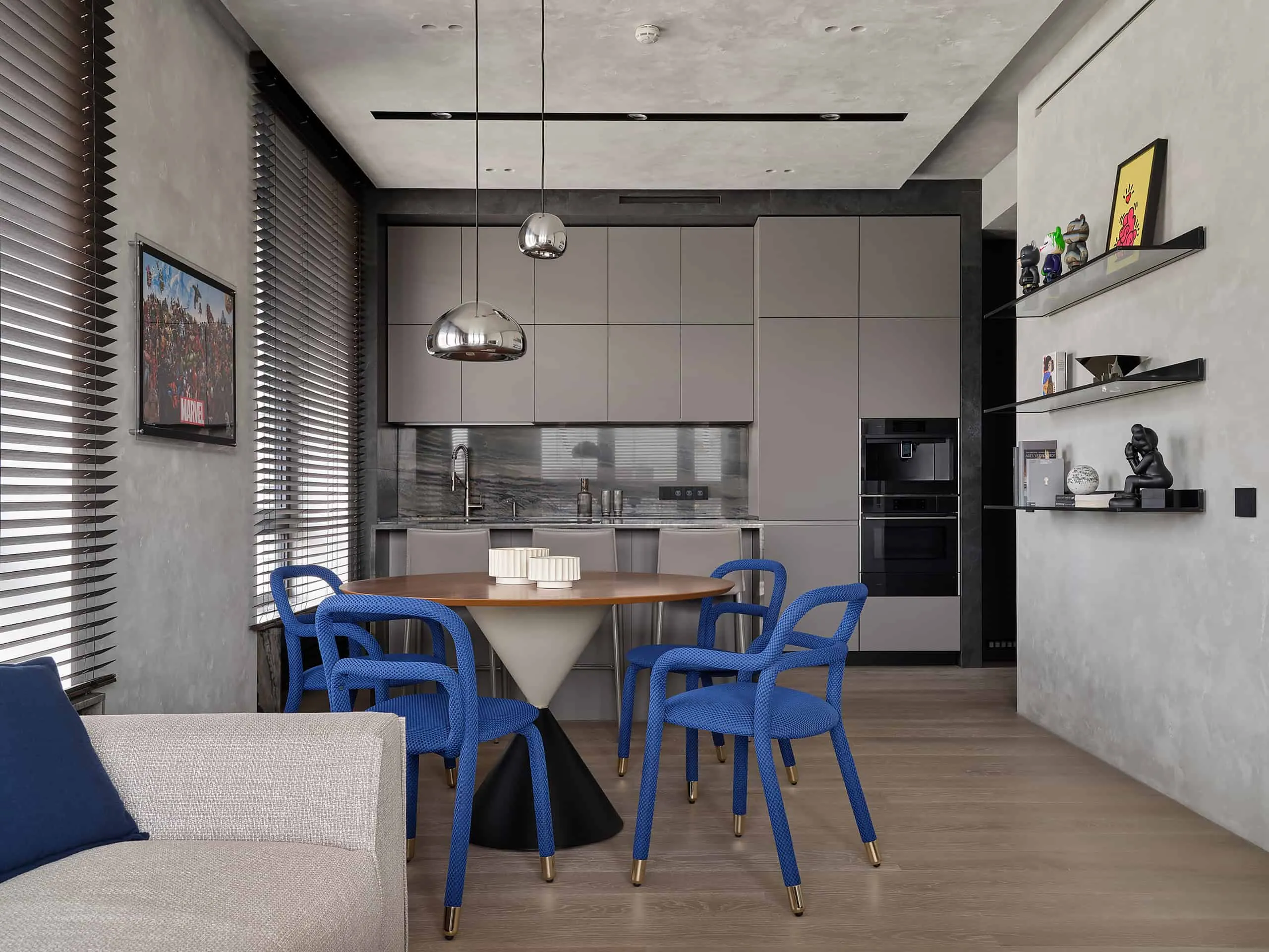 Квартира з тяжким характером — вид 08, дзеркало та консоль в холлі