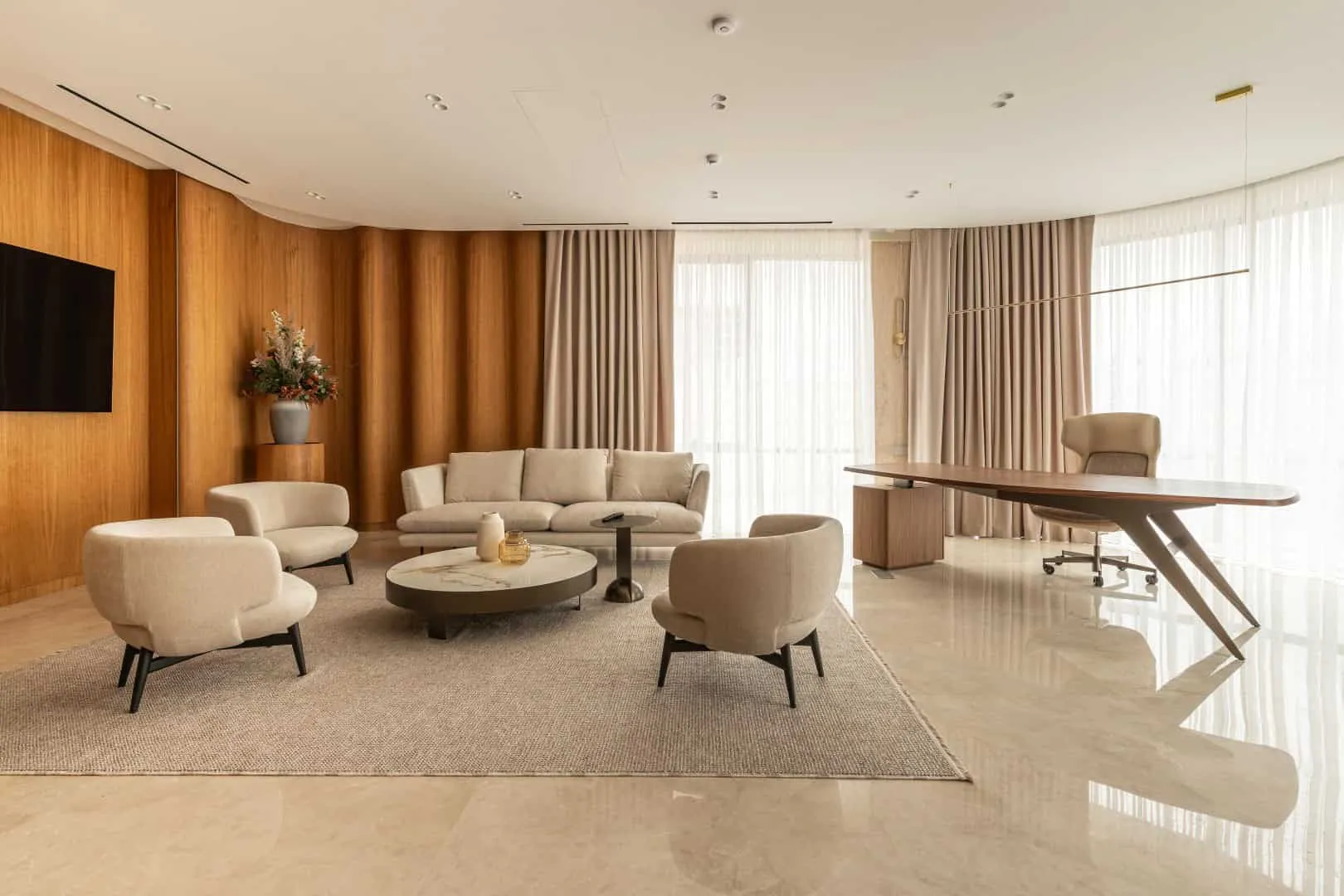 塔什干家用办公室：功能性与舒适性的和谐结合