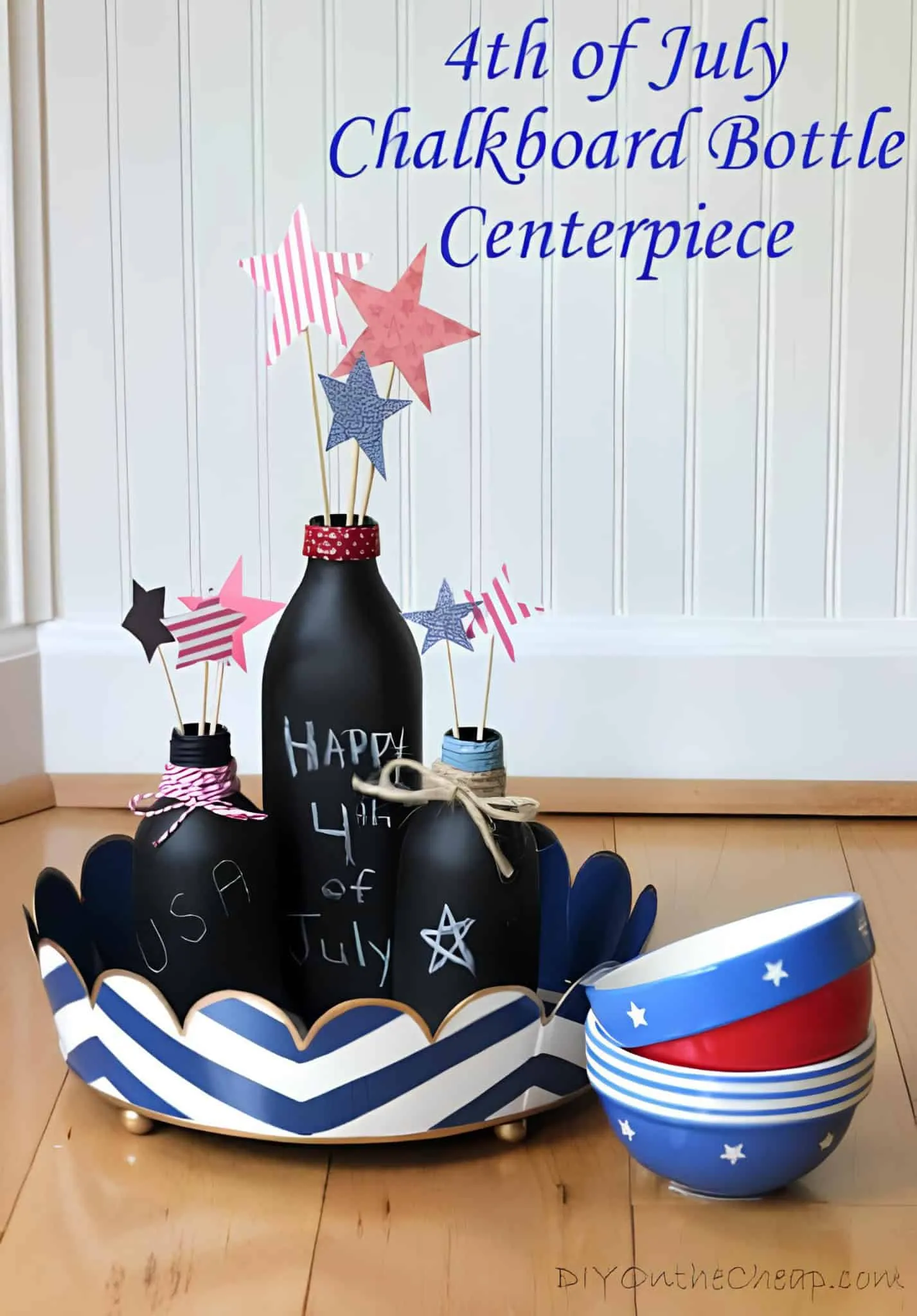 4日节黑色瓶装饰，配有红白蓝星星