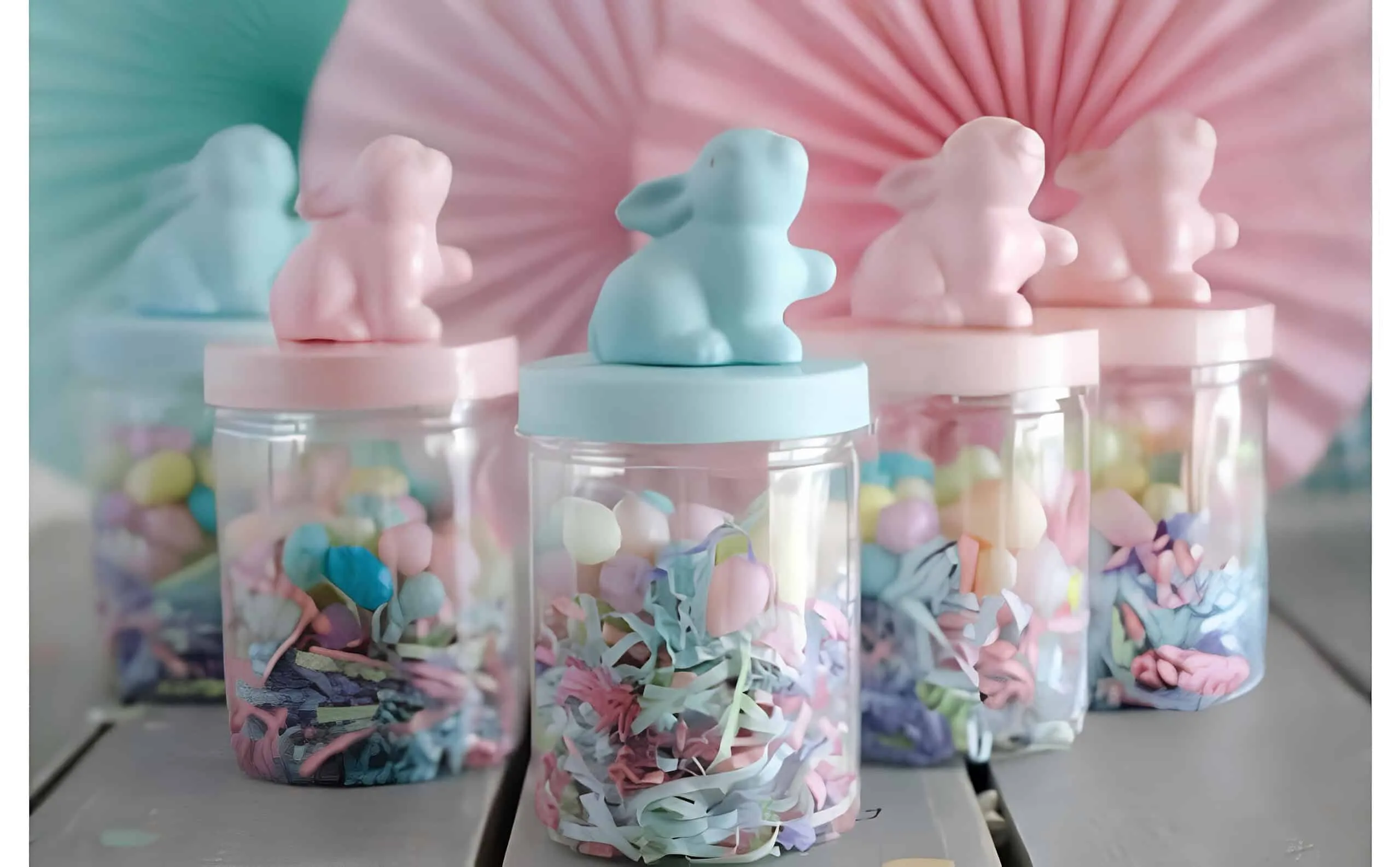 手工复活节 Mason 罐子，装有柔和兔子、彩色纸毛和糖果鸡蛋