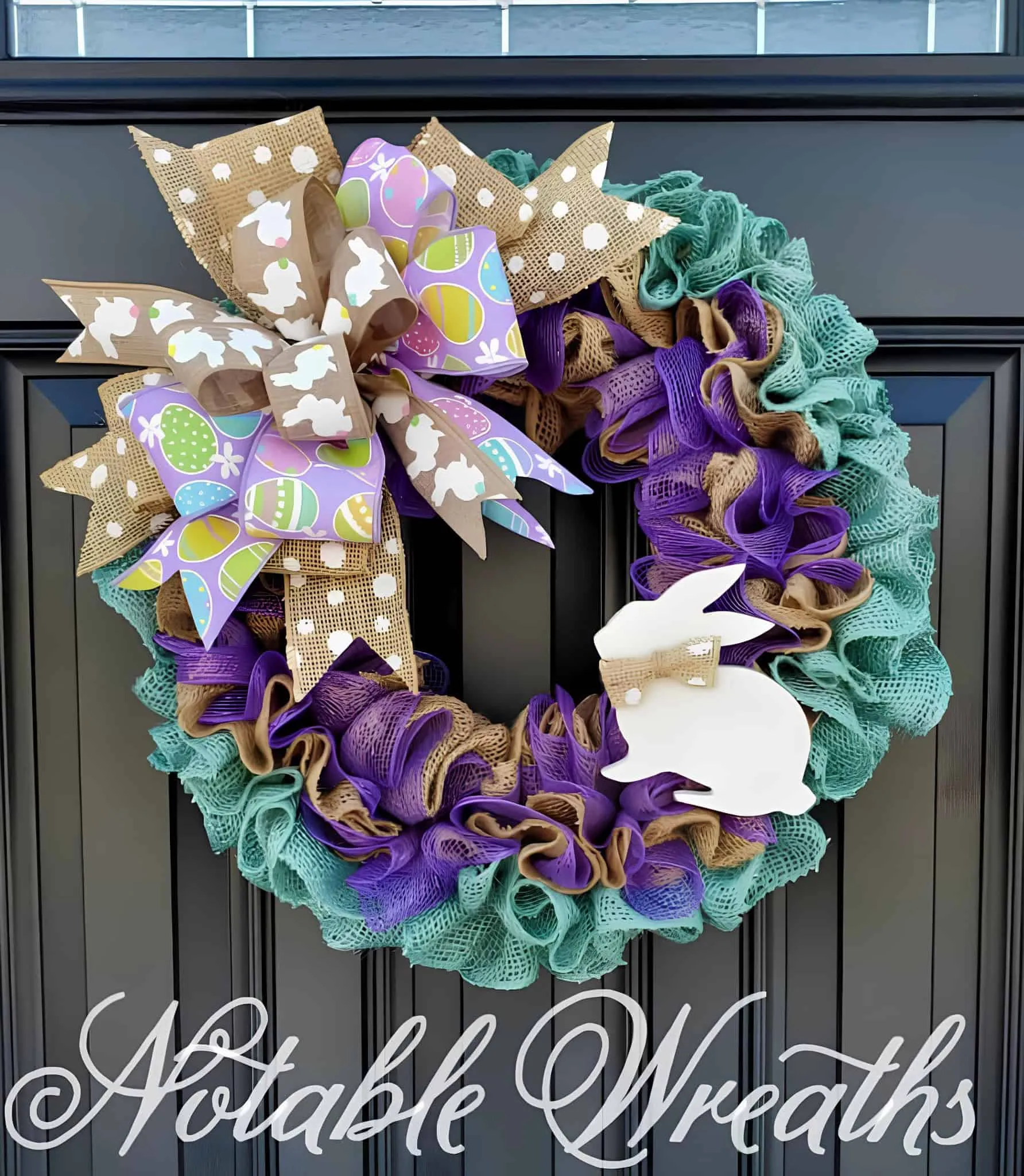 装饰网门饰，配有兔子、彩色鸡蛋丝带和条纹丝带