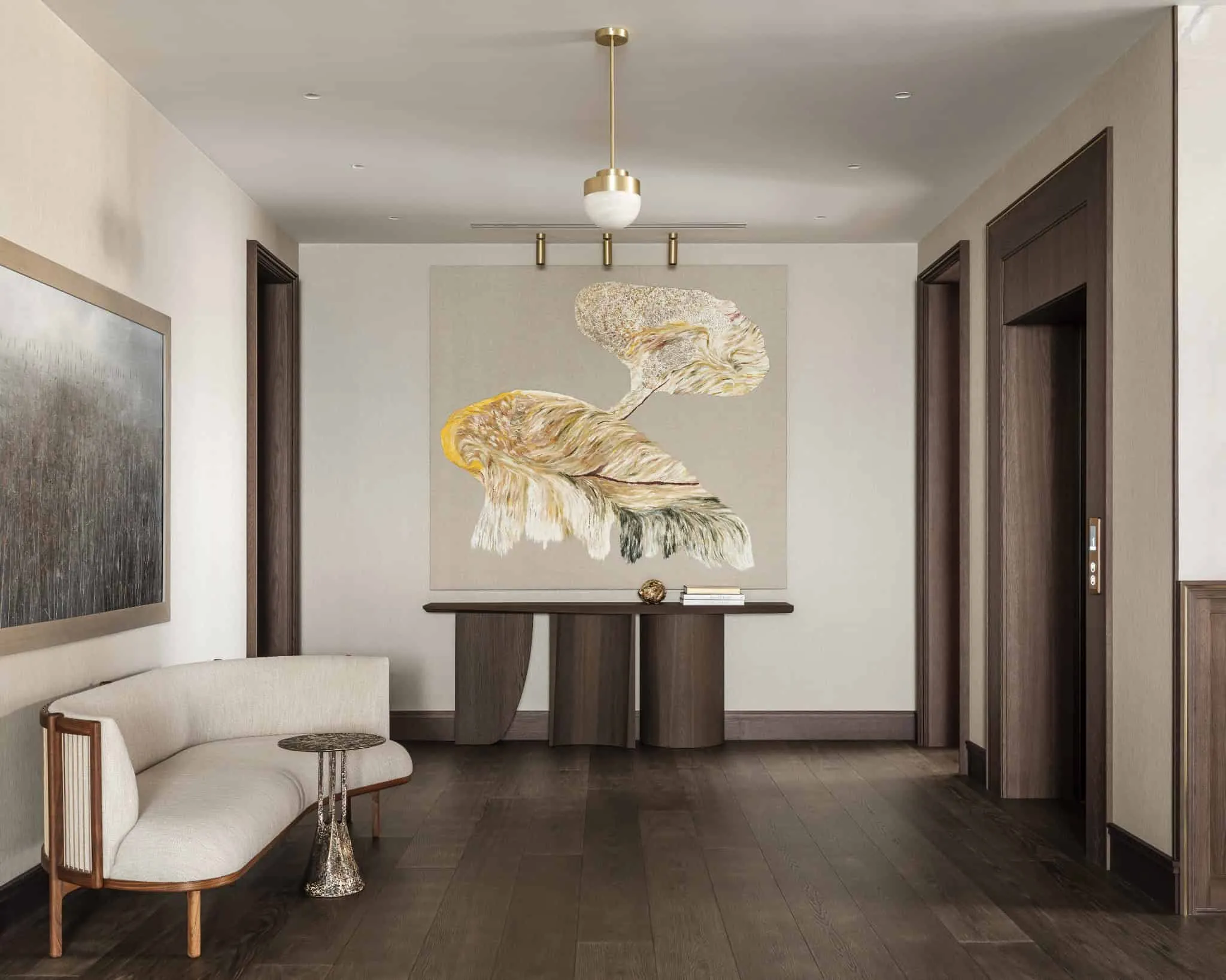 Просторовий коридор з темною підлогою, консольним столом і великим сучасним полотном.