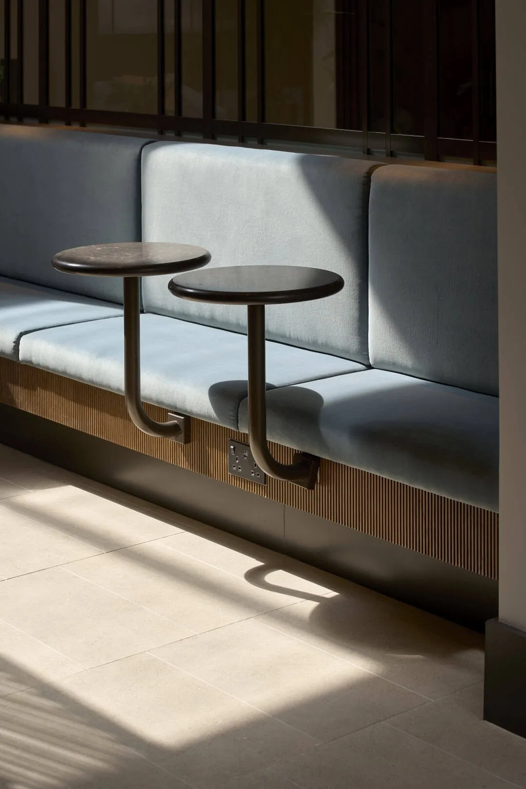 GRID Architects和Interiors打造的海豚广场：重新定义现代住宅的象征