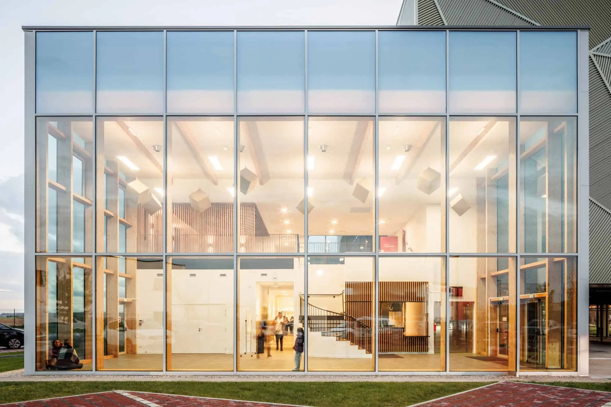Detail of the entrance door of the Nicole Karam Sports Complex – Nicole Karam Sports Complex