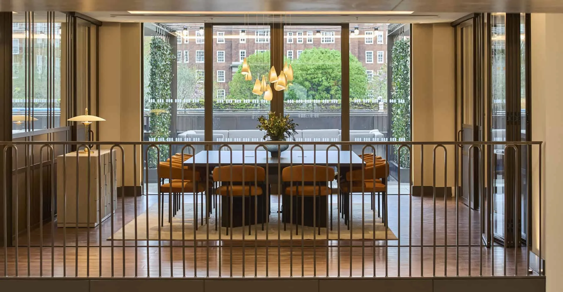 GRID Architects和Interiors打造的海豚广场：重新定义现代住宅的象征