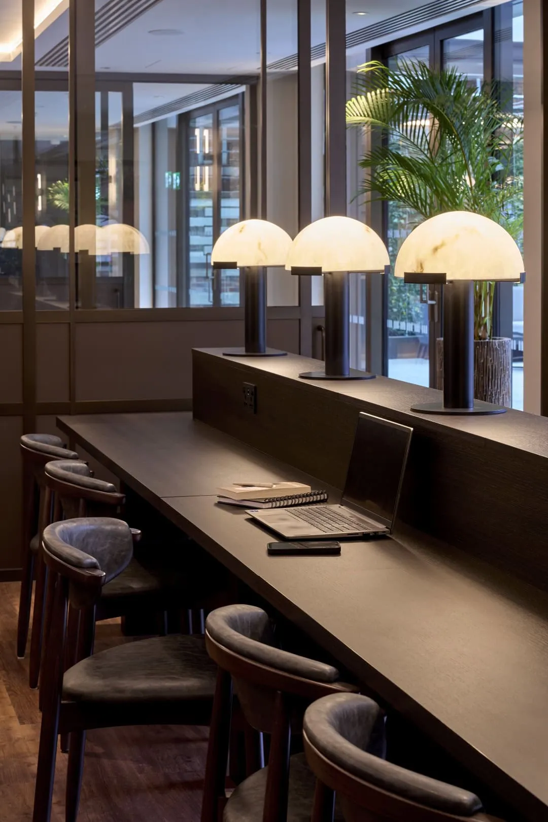 GRID Architects和Interiors打造的海豚广场：重新定义现代住宅的象征