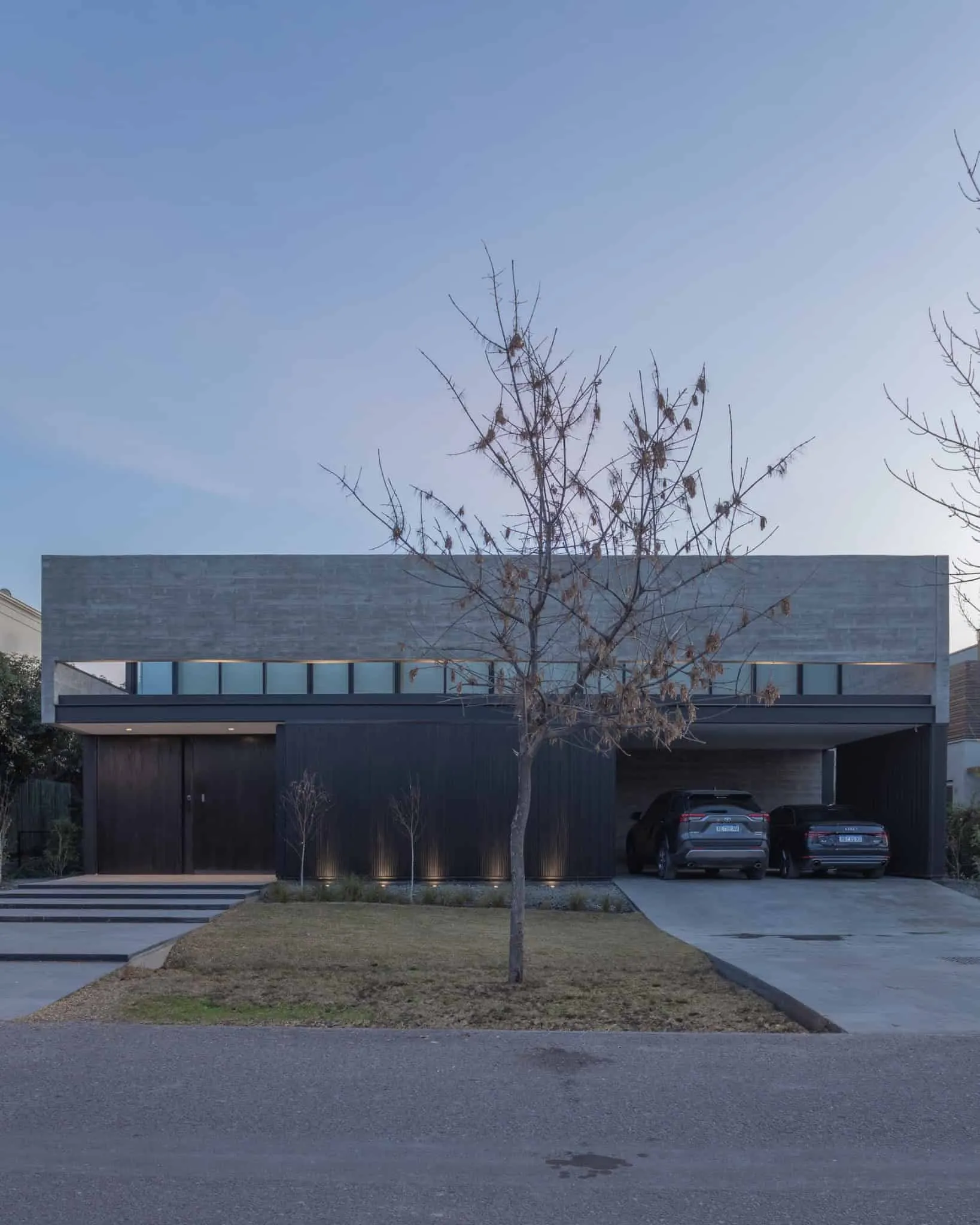 A4estudio设计的Kasa EE：简约住宅正面立面