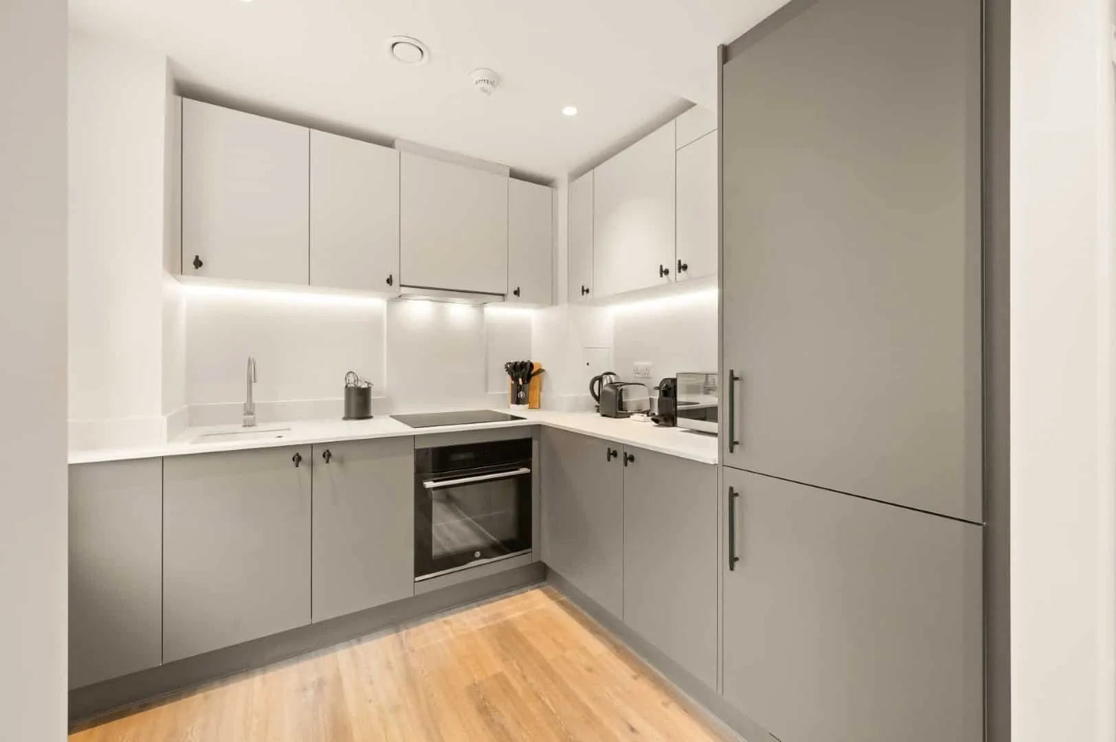 GRID Architects和Interiors打造的海豚广场：重新定义现代住宅的象征