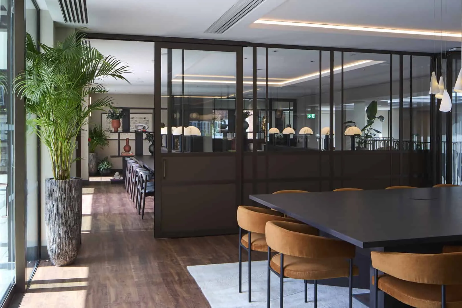 GRID Architects和Interiors打造的海豚广场：重新定义现代住宅的象征