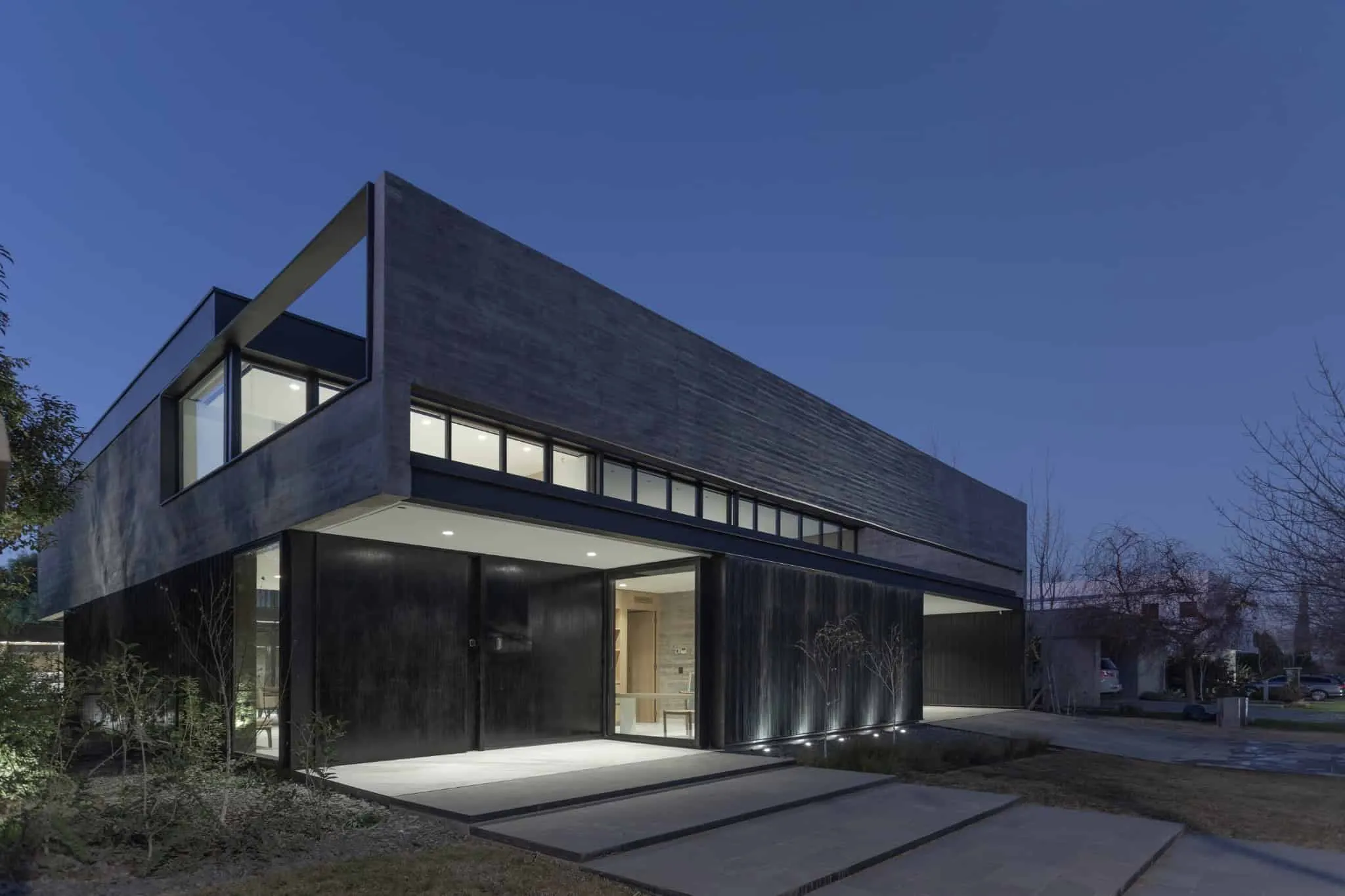 A4estudio设计的Kasa EE：夜间前角照明细节