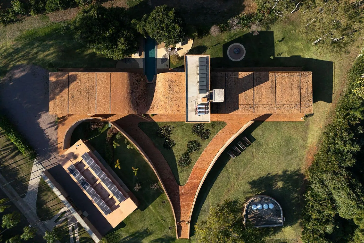 Passive house by Mareines Arquitetura: Self-sufficient cottage in Brazilian rural areas Passive house by Mareines Arquitetura: Self-sufficient cottage in Brazilian rural areas