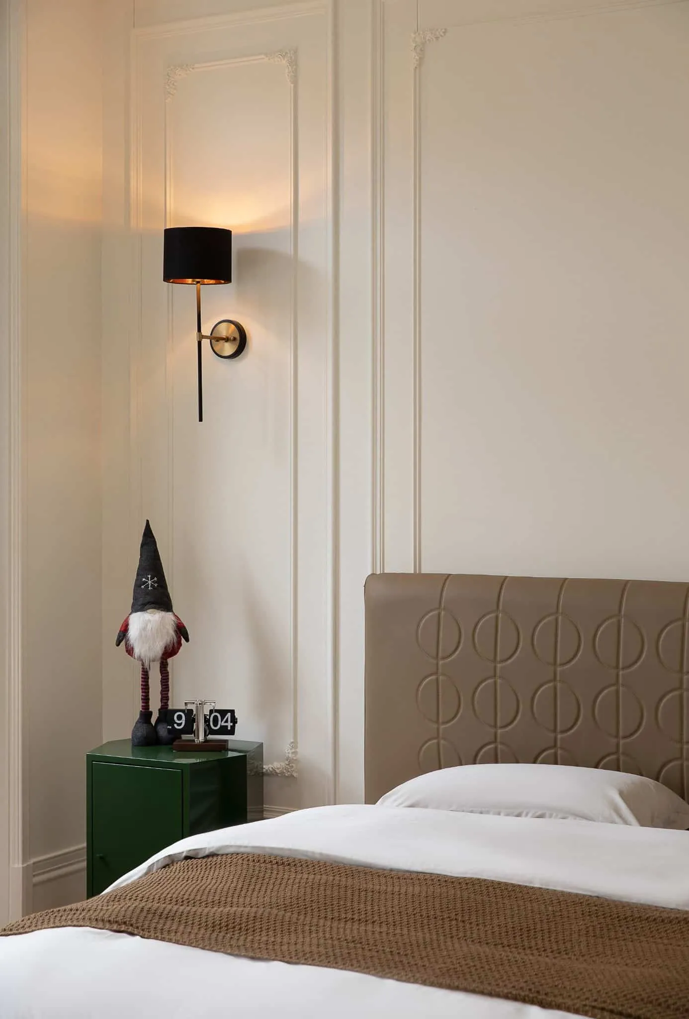 Crepuscule Manor 由 BDSD Boundless Design 设计 —— 东莞卧室壁灯