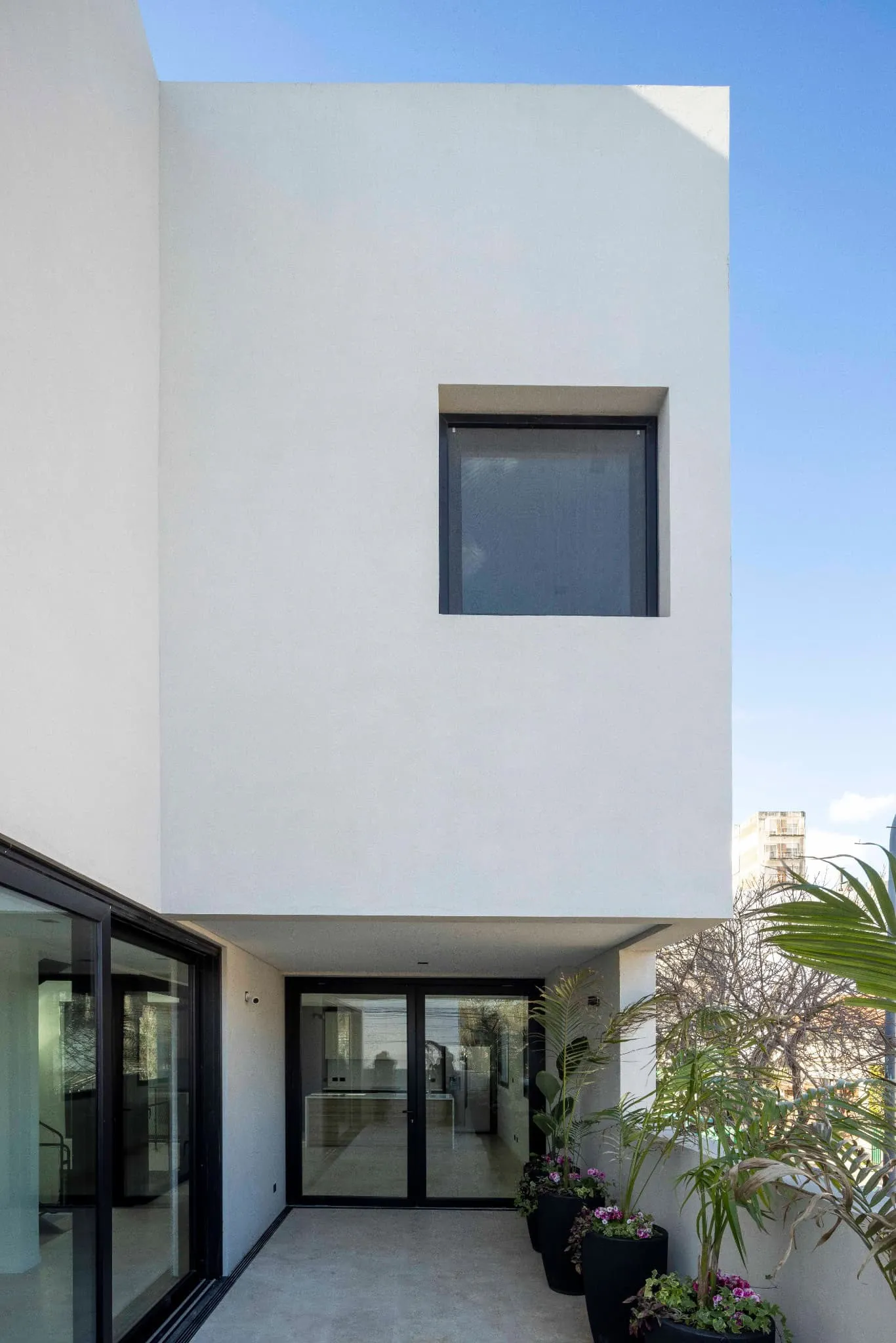 OADD Arquitectos设计的曼努э拉·佩德拉斯住宅——入口露台，乌尔基萨区，布宜诺斯艾利斯