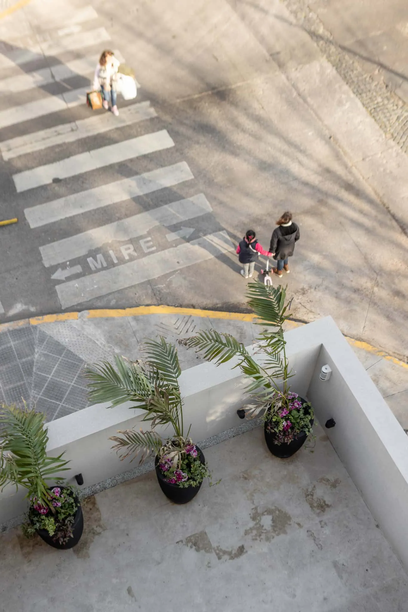 OADD Arquitectos设计的曼努э拉·佩德拉斯住宅——露台街道视角，乌尔基萨区，布宜诺斯艾利斯