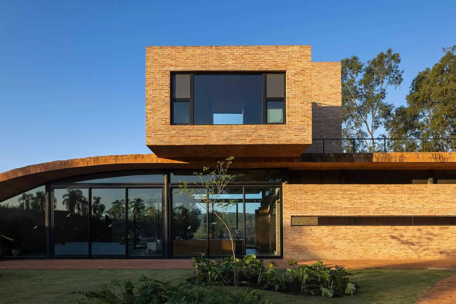 Passive house by Mareines Arquitetura: Self-sufficient cottage in Brazilian rural areas Passive house by Mareines Arquitetura: Self-sufficient cottage in Brazilian rural areas