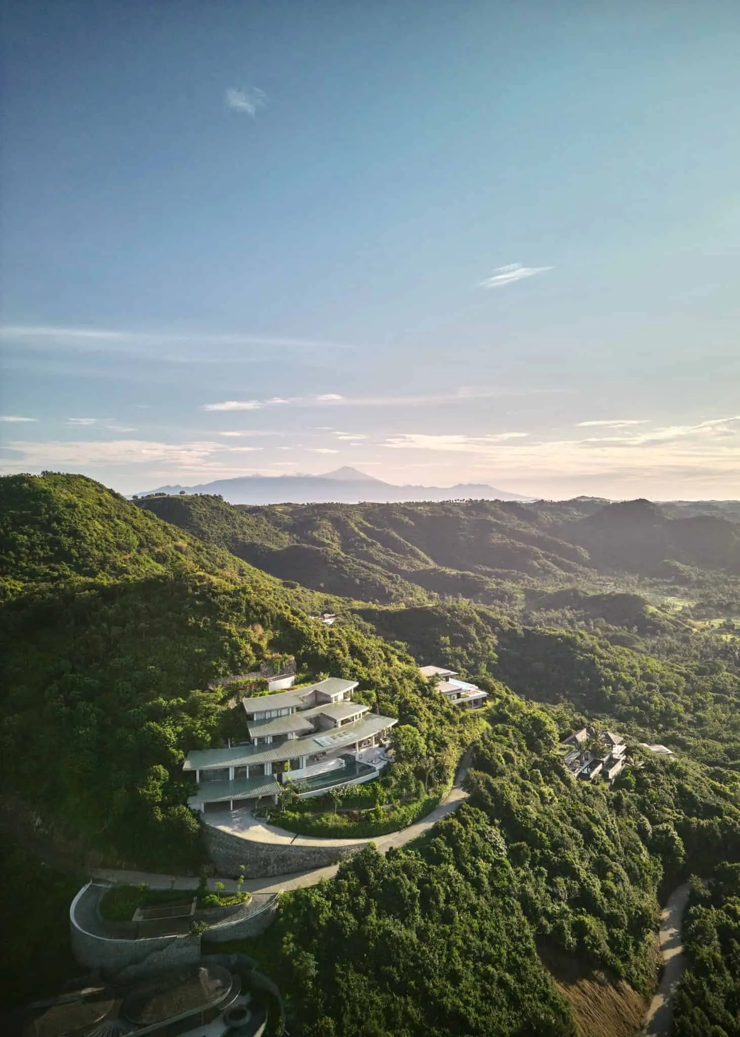 Повітряний вид на схил вілли Боже за Алексисом Дорнієром, Ломбок, Індонезія